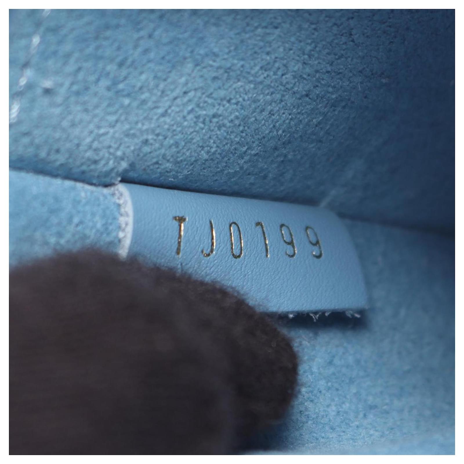 Louis Vuitton Blue Embroidered Monogram Denim New Wave Zipped Pochette Cloth ref.2429674