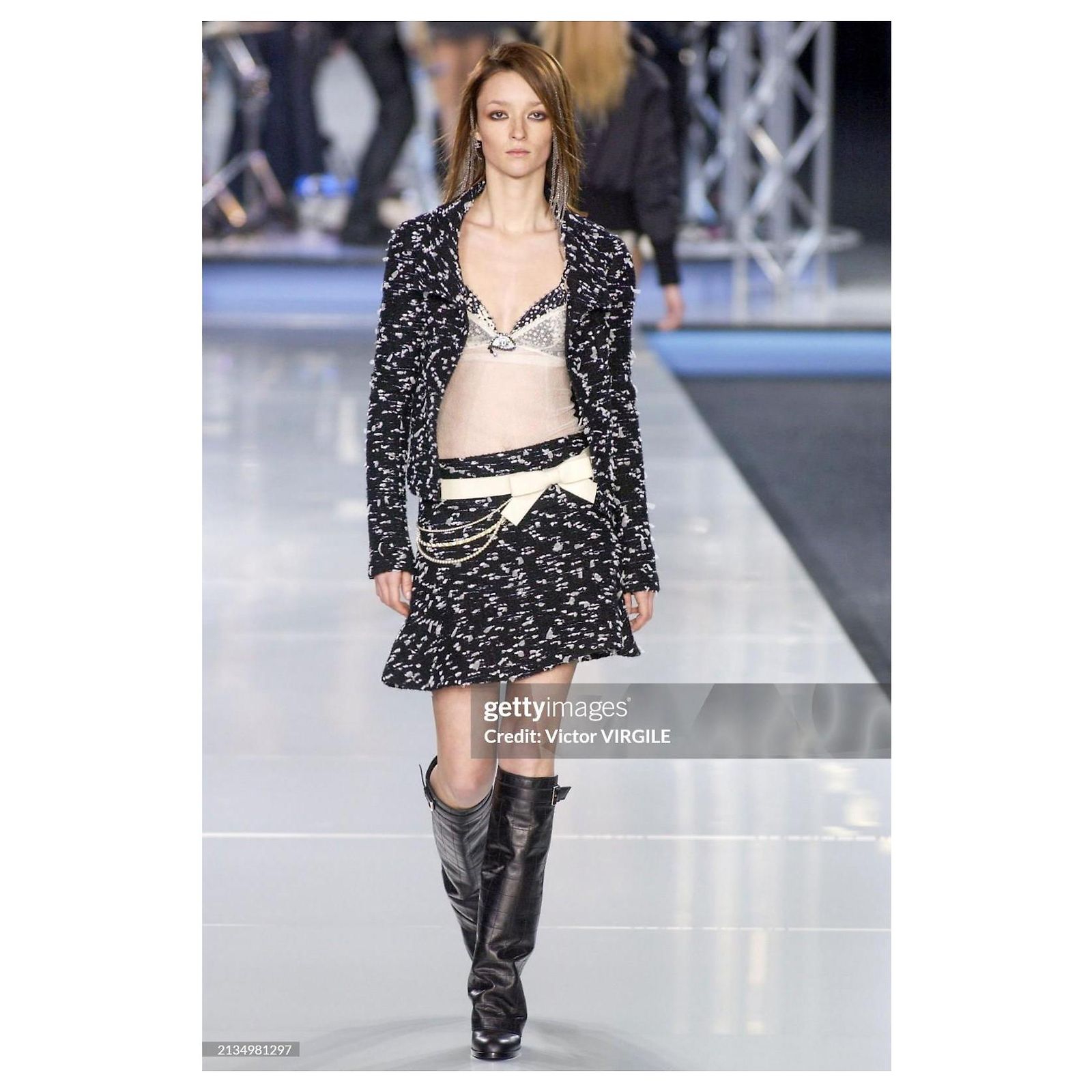 2002 Chanel 02A Tulle Confetti Tweed jacket / skirt suit Runway 