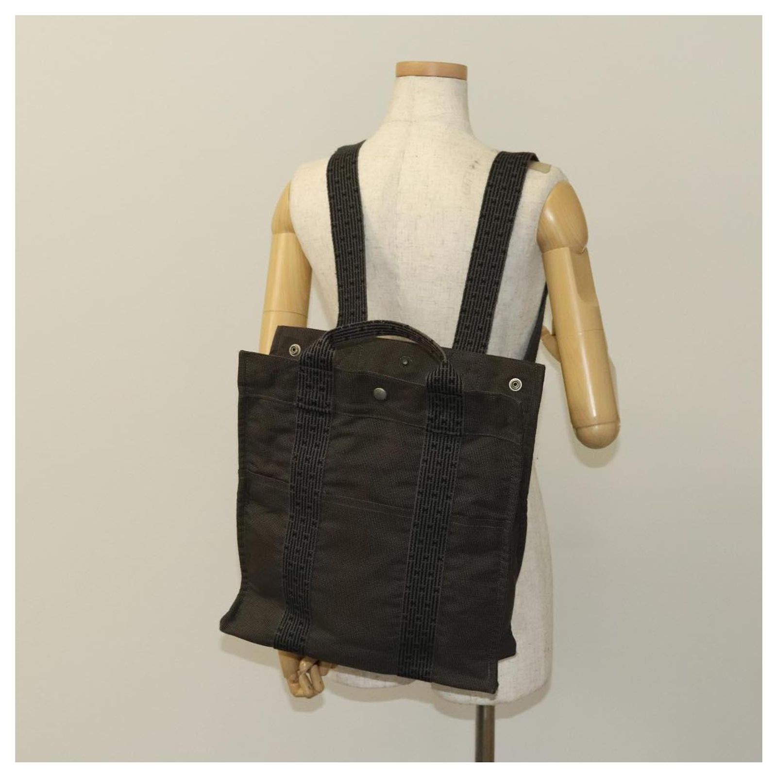 HERMES Her Line Add PM Backpack Canvas Gray Silver Auth bs26934 Hermès HERMES Her Line Add PM Backpack Canvas Gray Silver  main image 3