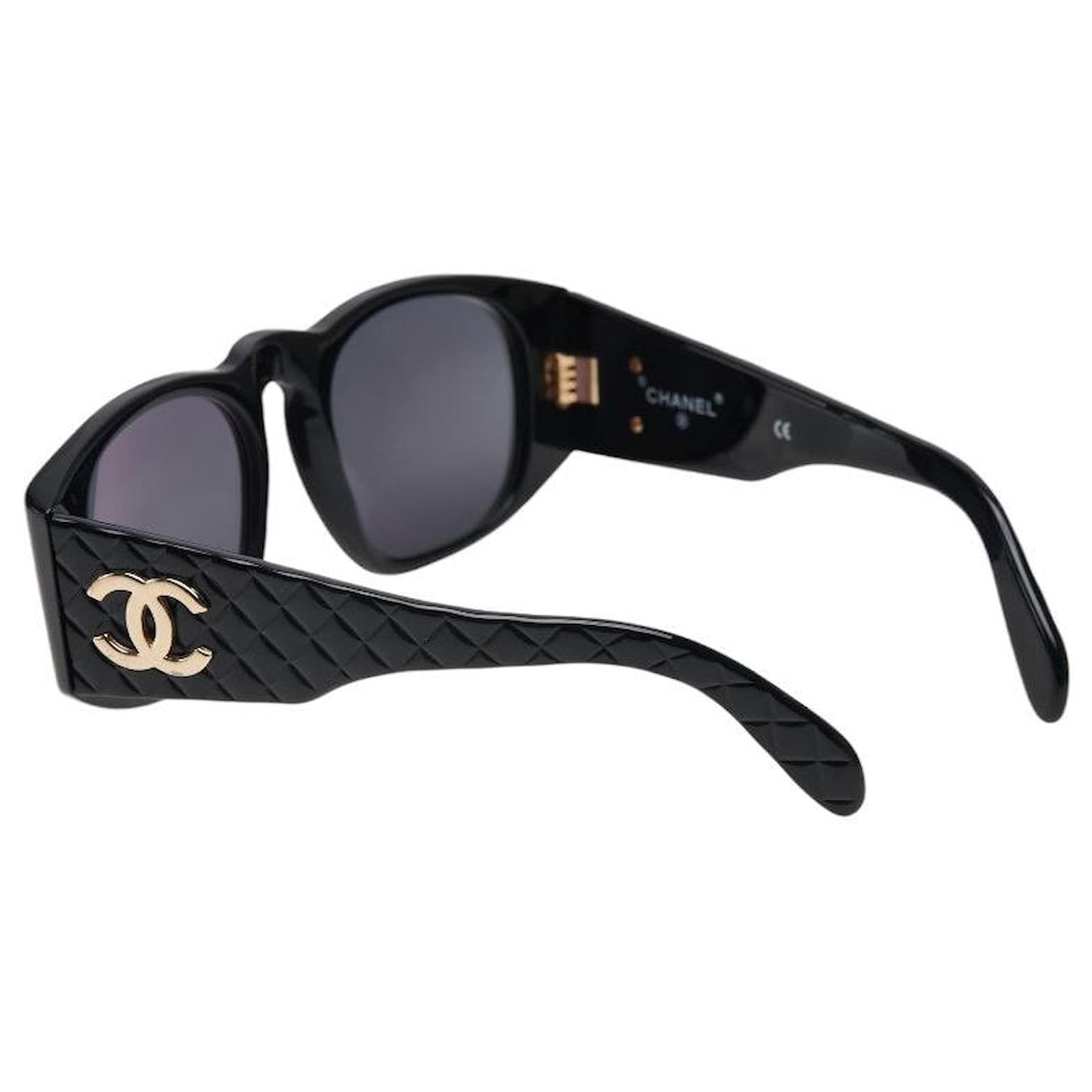 Chanel Coco Mark Matelasse Sunglasses Black Plastic ref.JC2481368