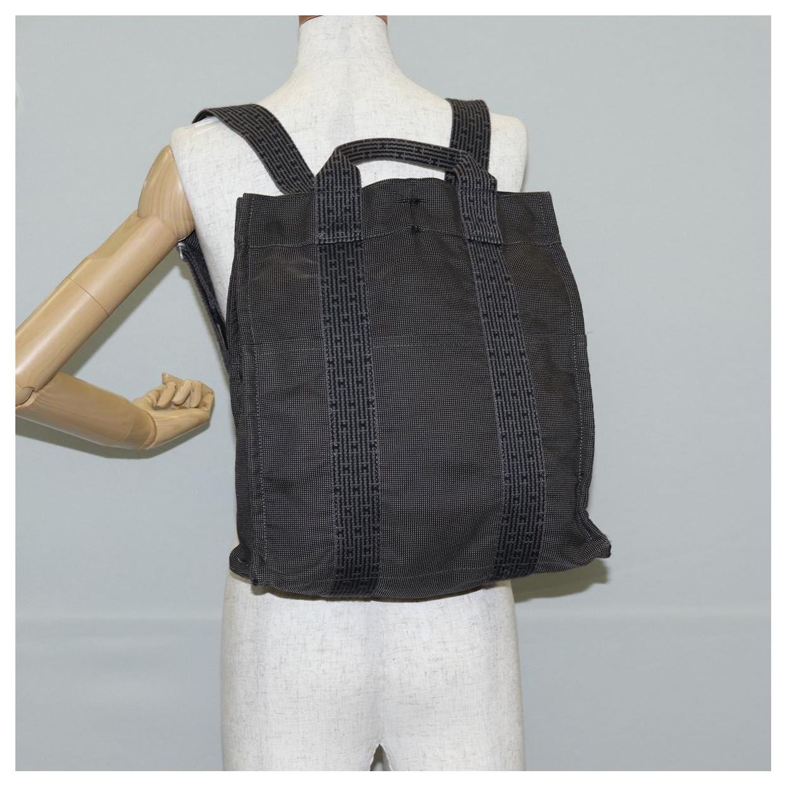 Hermès HERMES Her Line A Dos MM Backpack Canvas Gray Silver  display picture 3