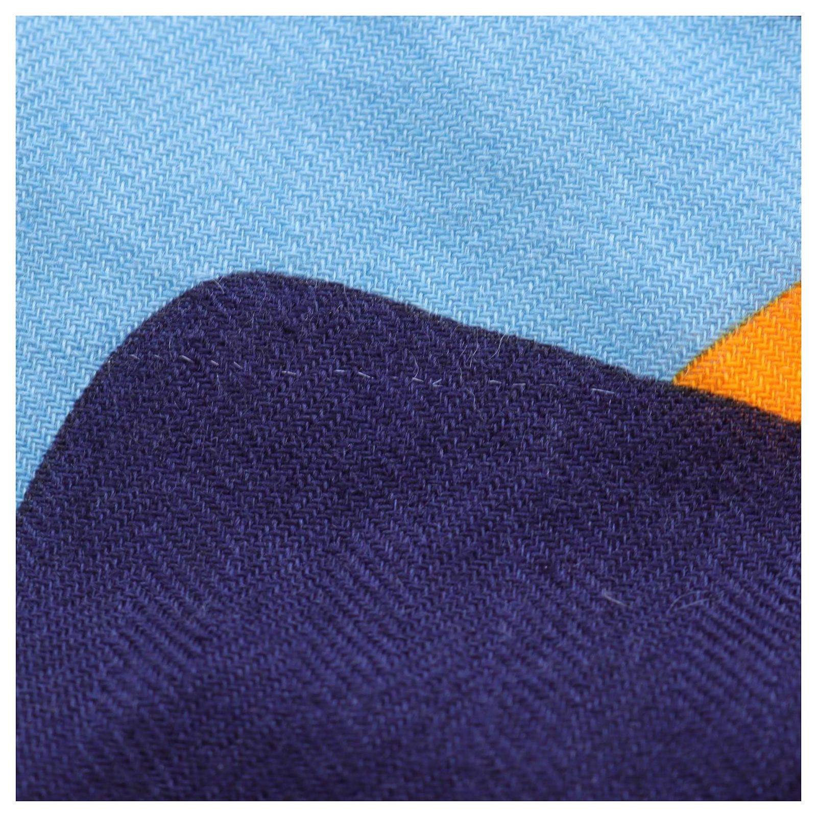 Carré Hermès Triangle Géant Robe Légère - Soie Et Cachemire Marine Multicolore - Occasion Excellent état
