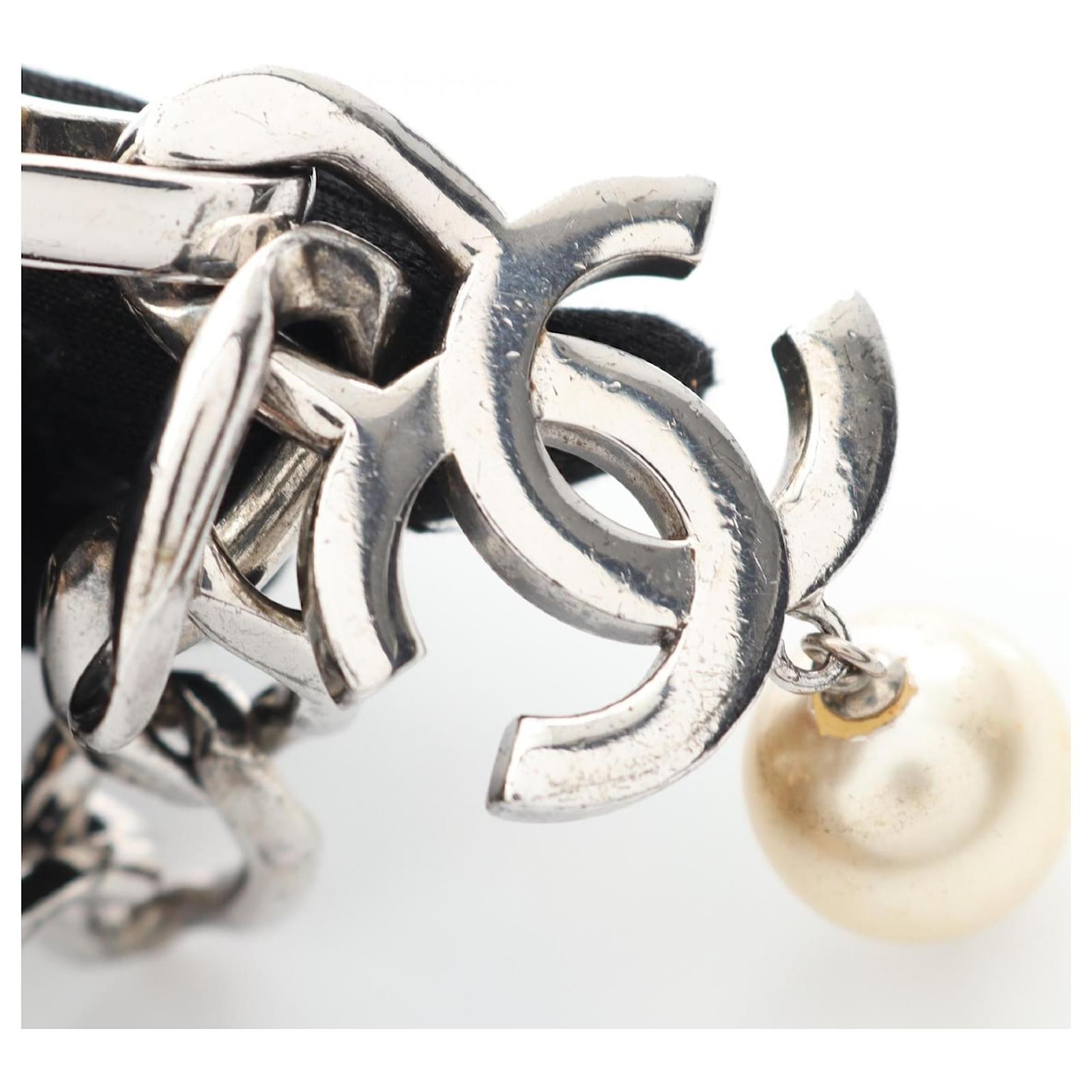 Ceinture en métal avec perles fantaisie Coco Mark de Chanel