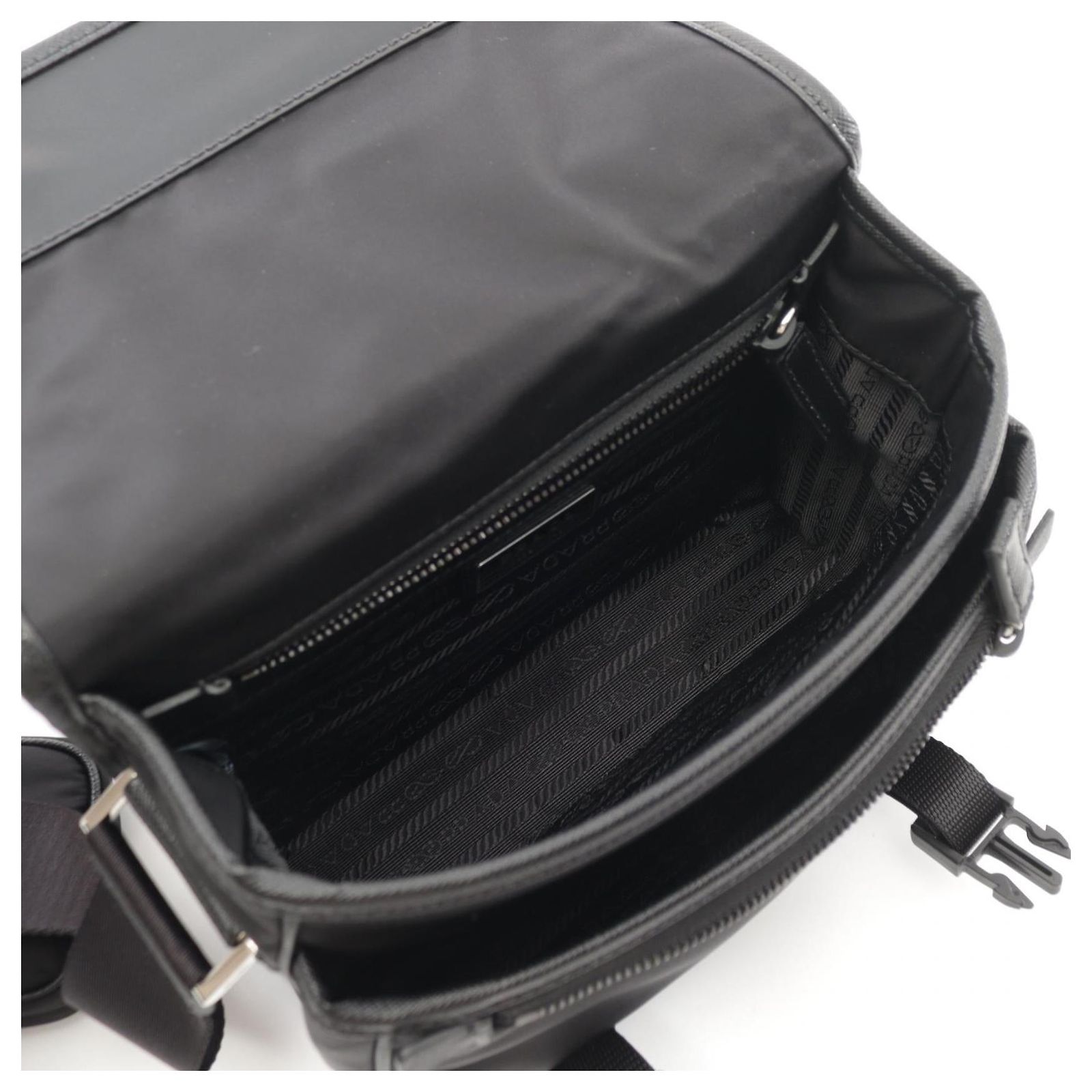 Prada Re-Nylon Saffiano Leather Shoulder Bag Black ref.2527563 - Joli ...