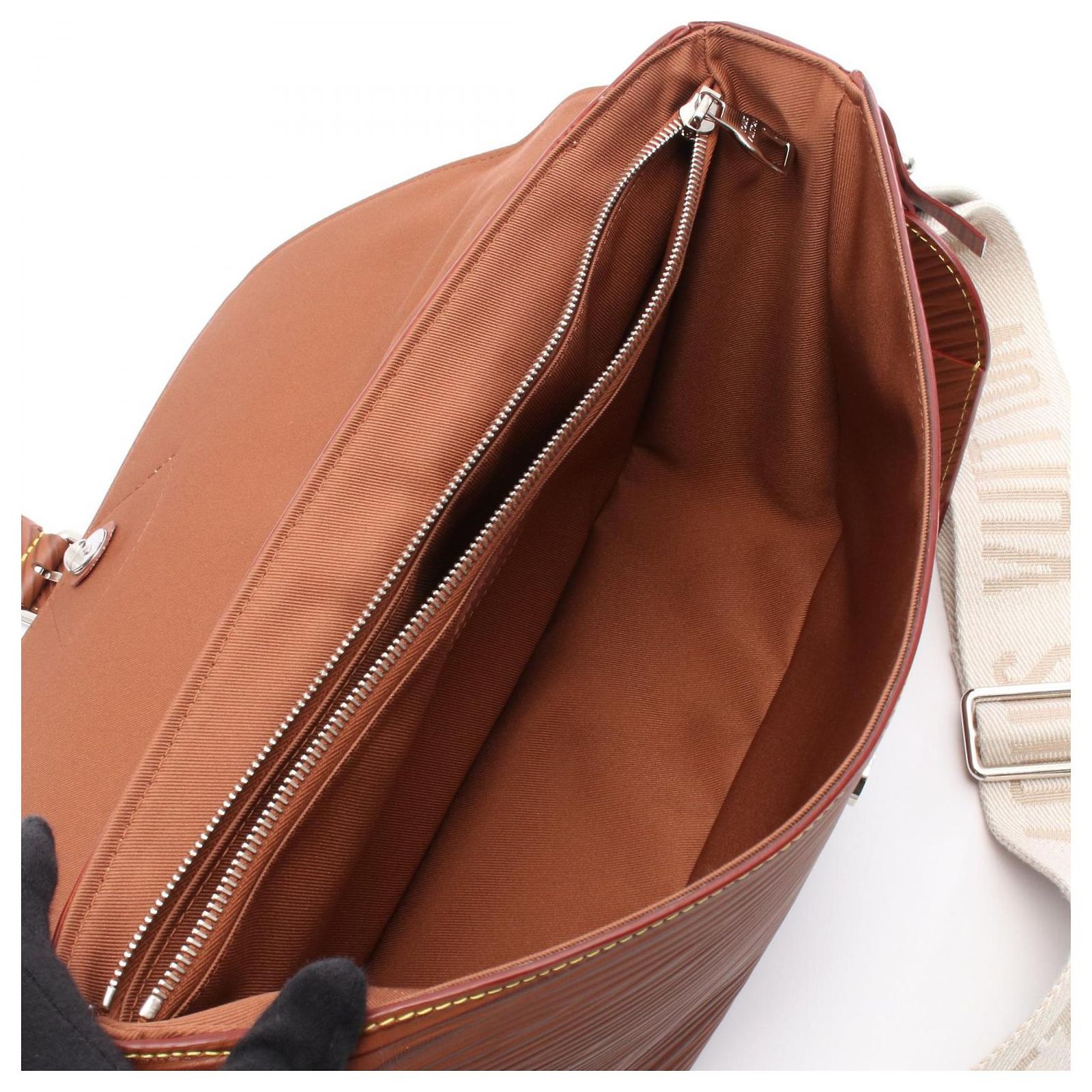 Louis Vuitton Epi XL Montsouris Shoulder Bag New Montsouris PM Backpack LV Monogram | LOUIS VUITTON ® main image 4