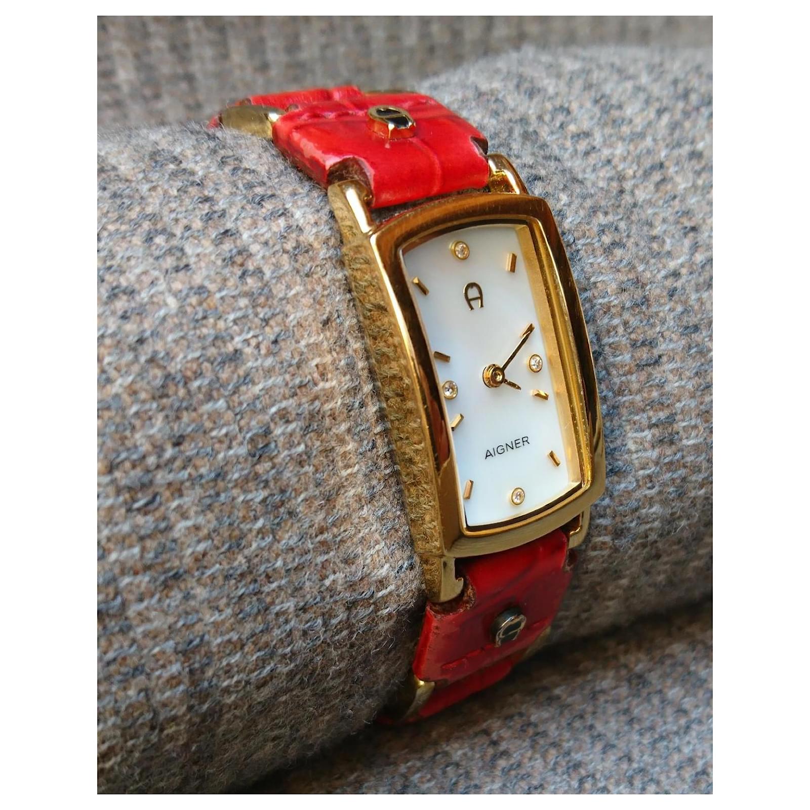 【AIGNER】アイグナー クレモナ A54200 ステンレススチール×レザー 赤 クオーツ アナログ表示 レディース ホワイトシェル文字盤 腕時計 AIGNER】アイグナー クレモナ A54200 ステンレススチール×レザー 赤