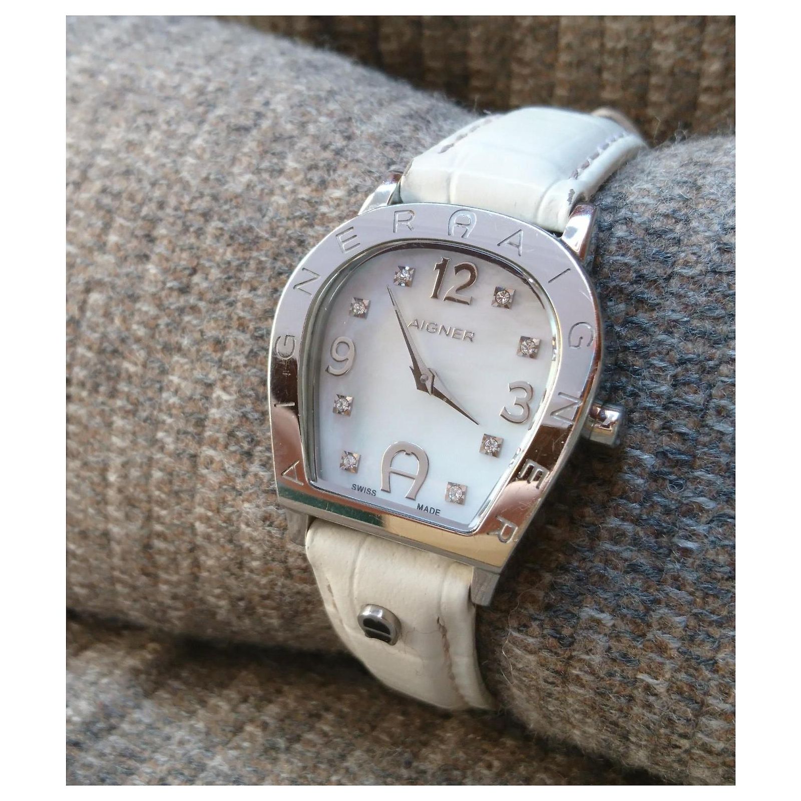 Aigner Amalfi Quartz Watch ref A32200 Swiss Made Silvery White