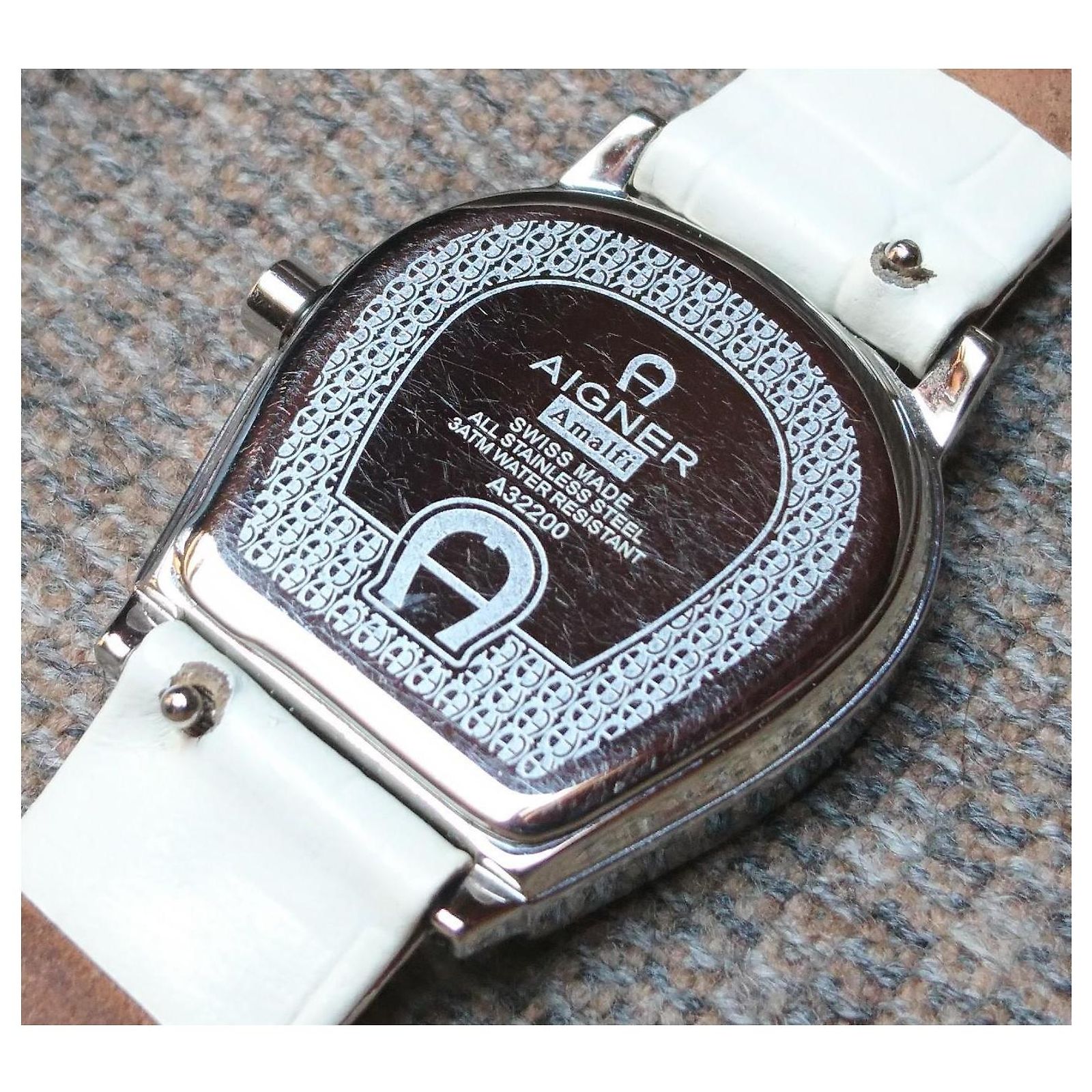 Aigner Amalfi Quartz Watch ref A32200 Swiss Made Silvery White