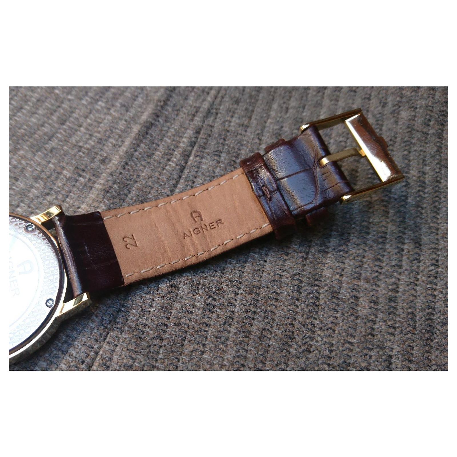 Aigner Linate Quartz Watch, ref. A32100 Swiss Made Golden Dark 