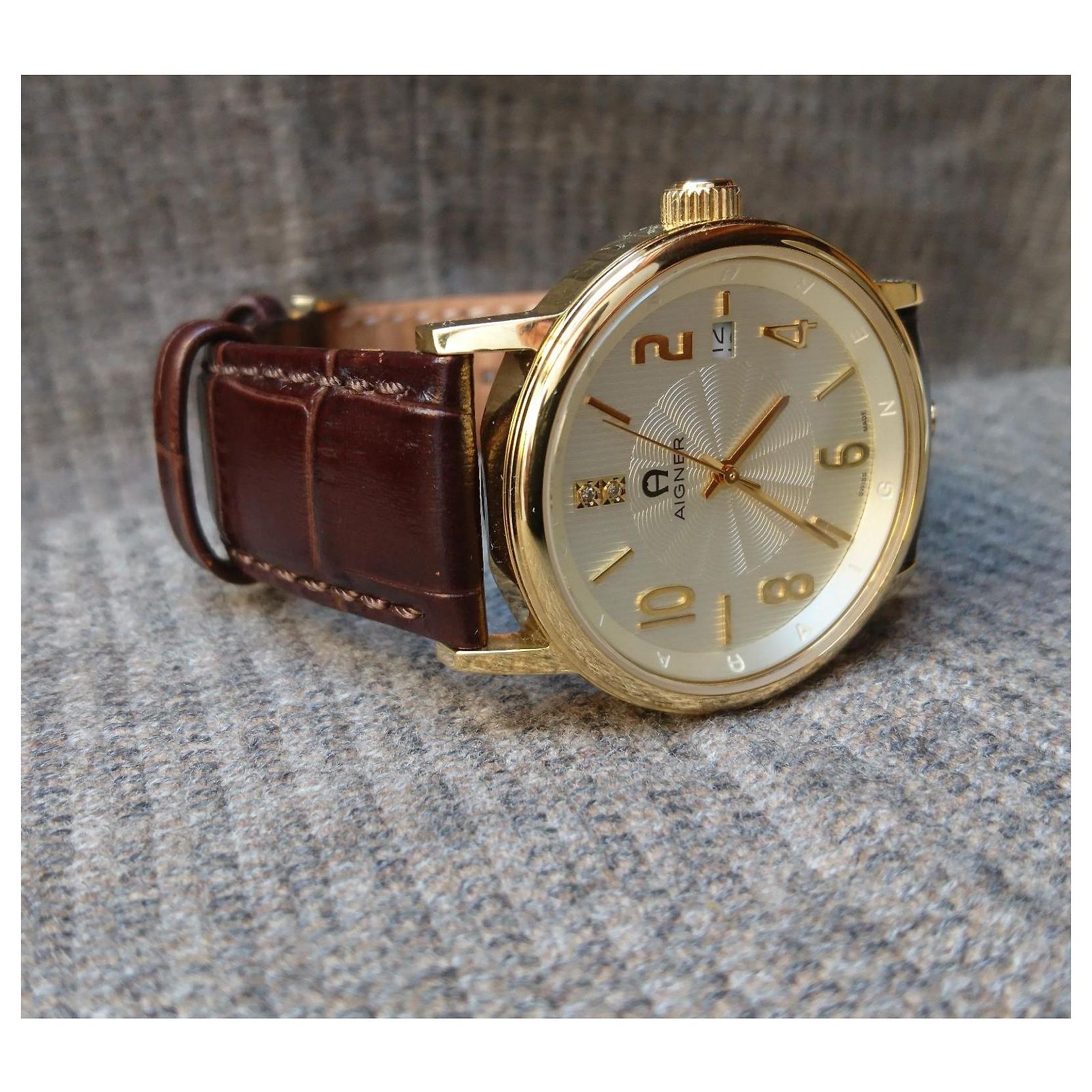 Aigner Linate Quartz Watch, ref. A32100 Swiss Made Golden Dark 