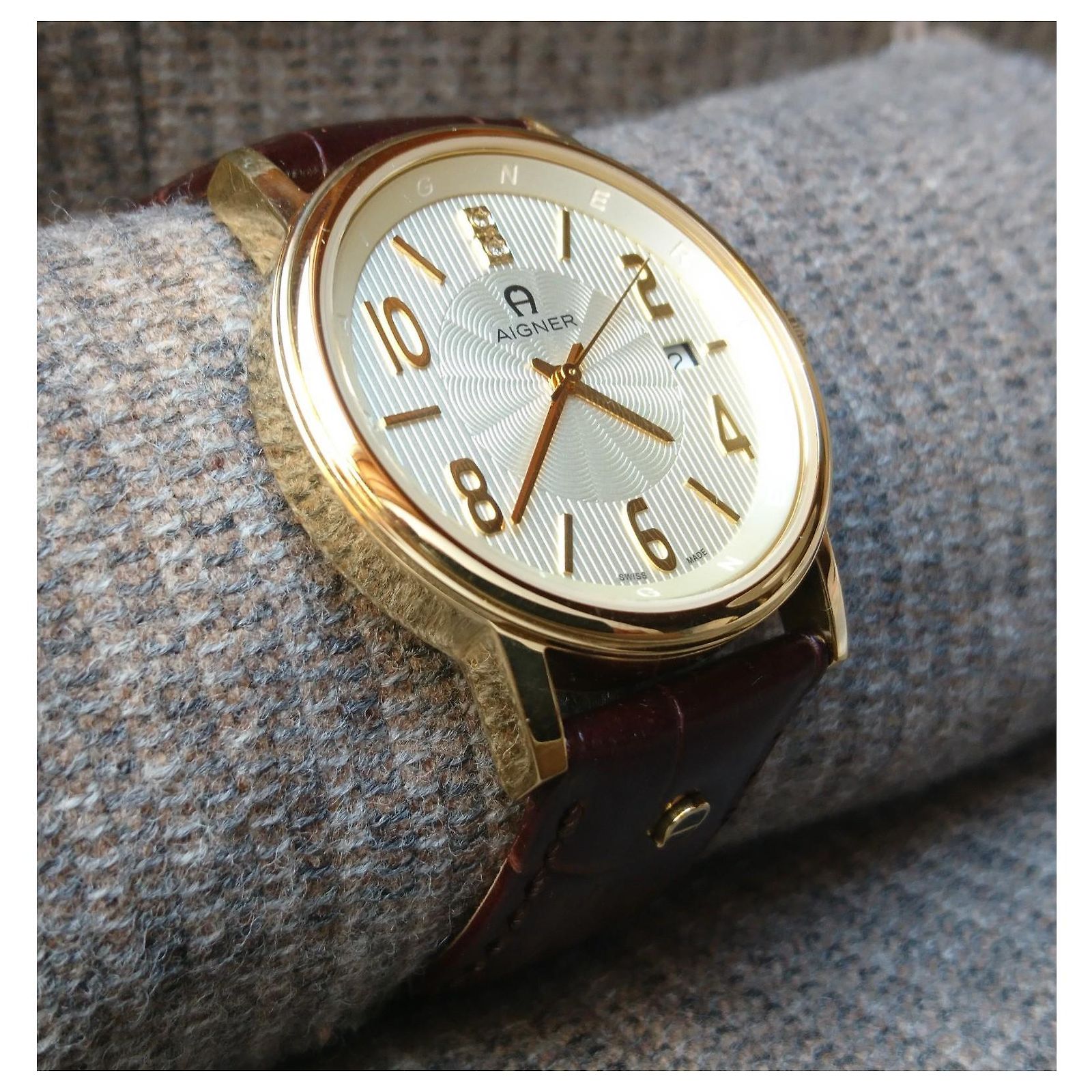 Aigner Linate Quartz Watch, ref. A32100 Swiss Made Golden Dark 