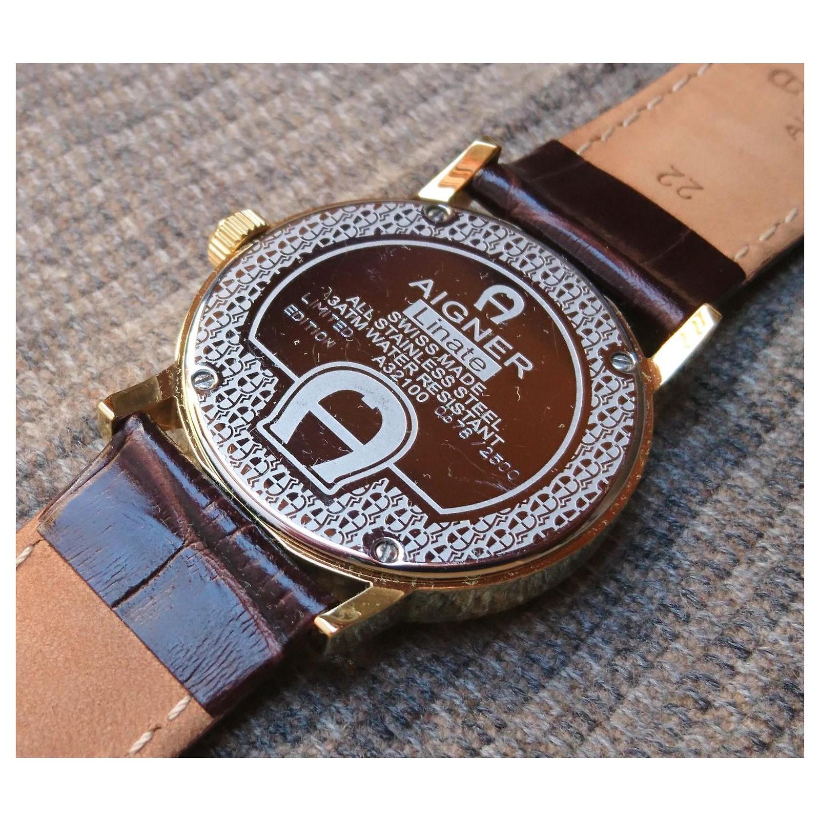 Montre à quartz Aigner Linate, réf. A32100 Swiss Made Cuir Acier 