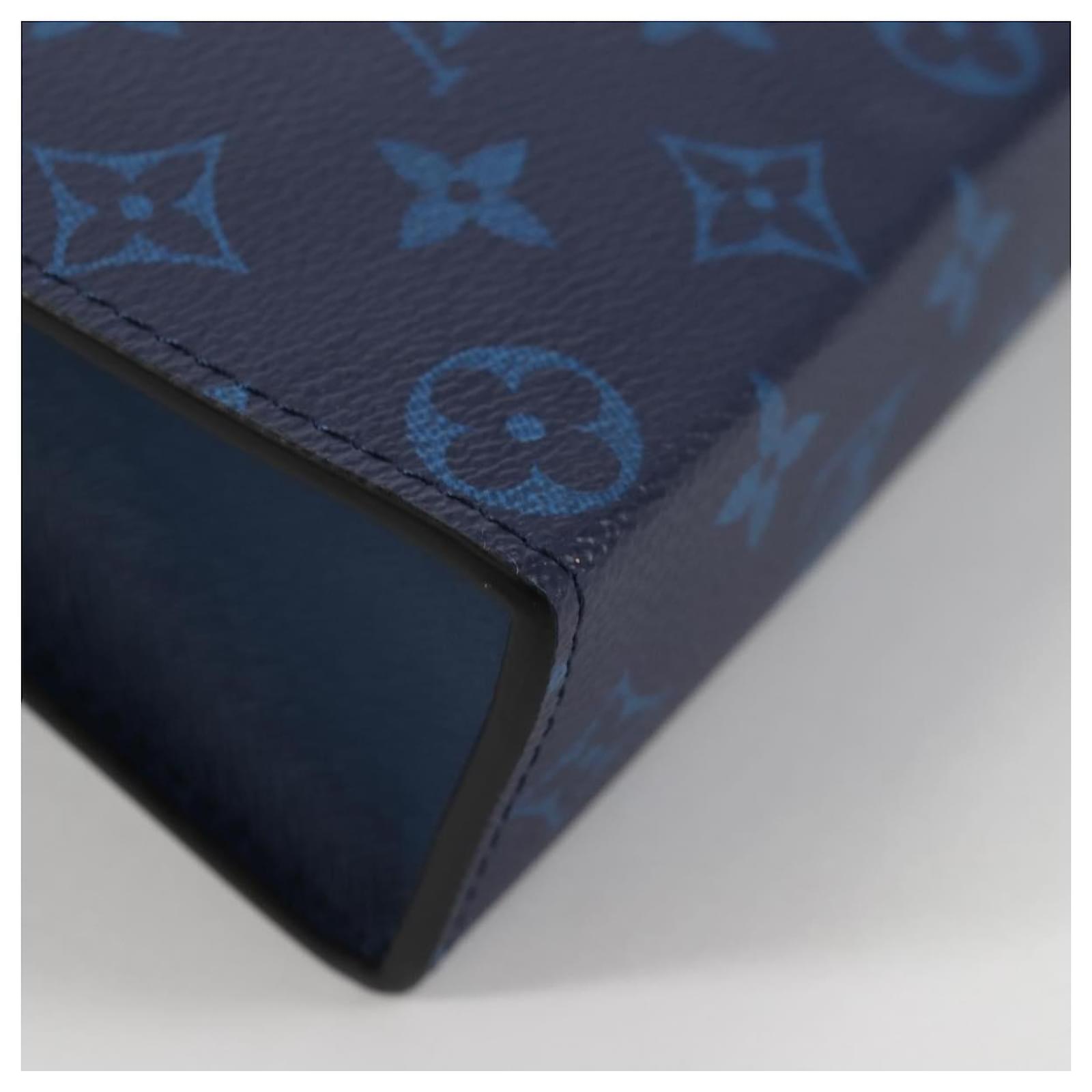 LOUIS VUITTON Tiger Lama Monogram Pochette Voyager MM Bag M30423