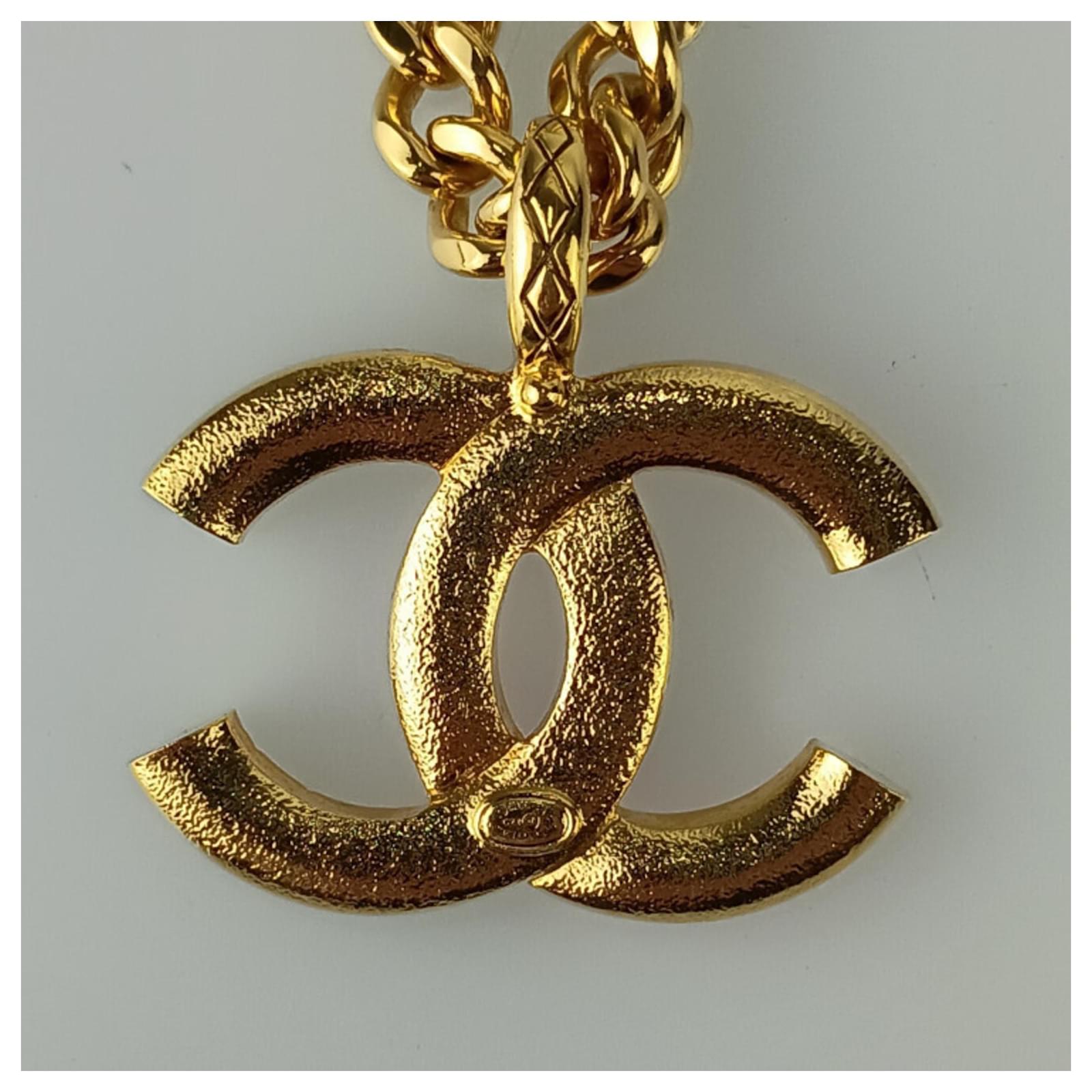 CHANEL Coco Mark Necklace in Gold and Pink Golden Metal ref