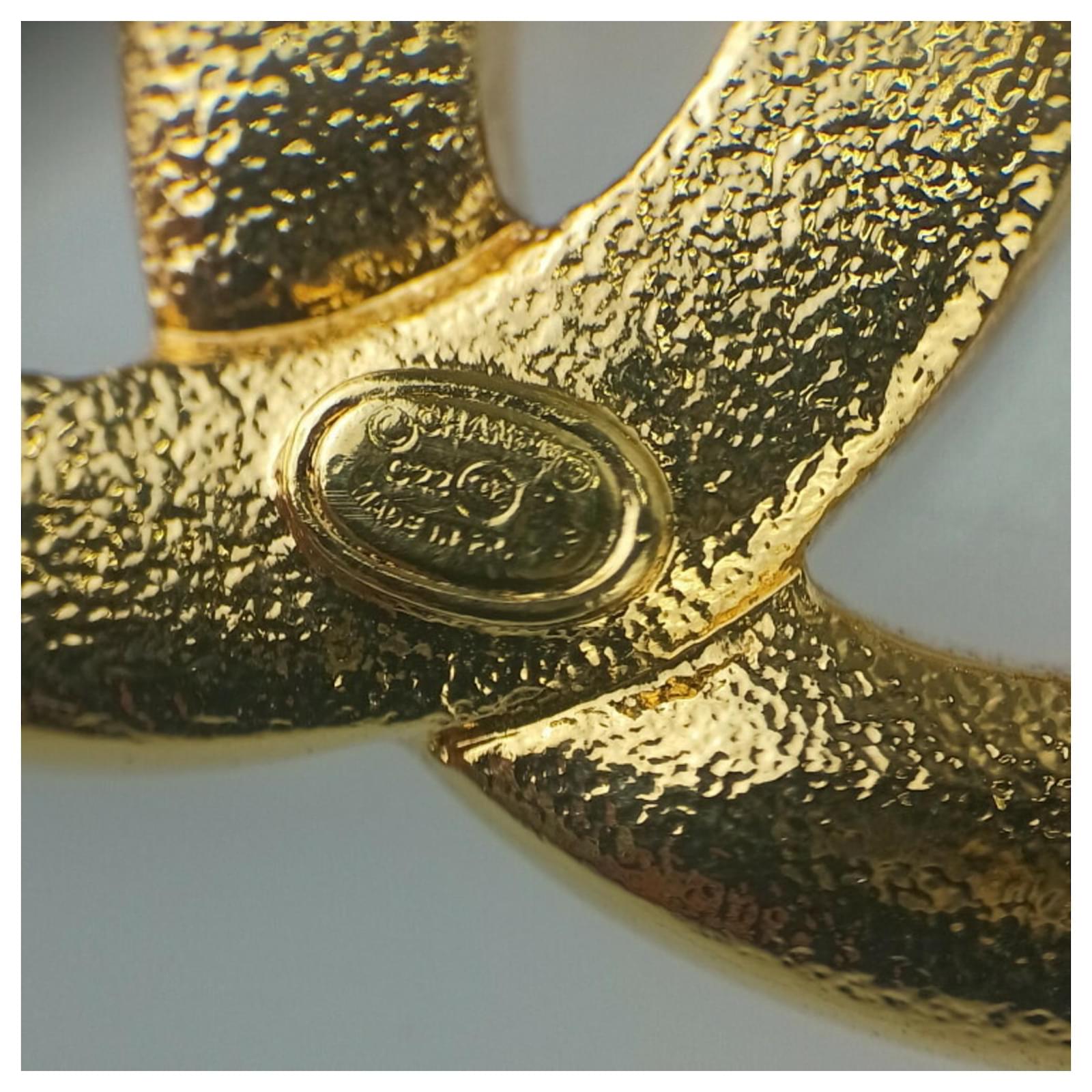 CHANEL Coco Mark Necklace in Gold and Pink Golden Metal ref