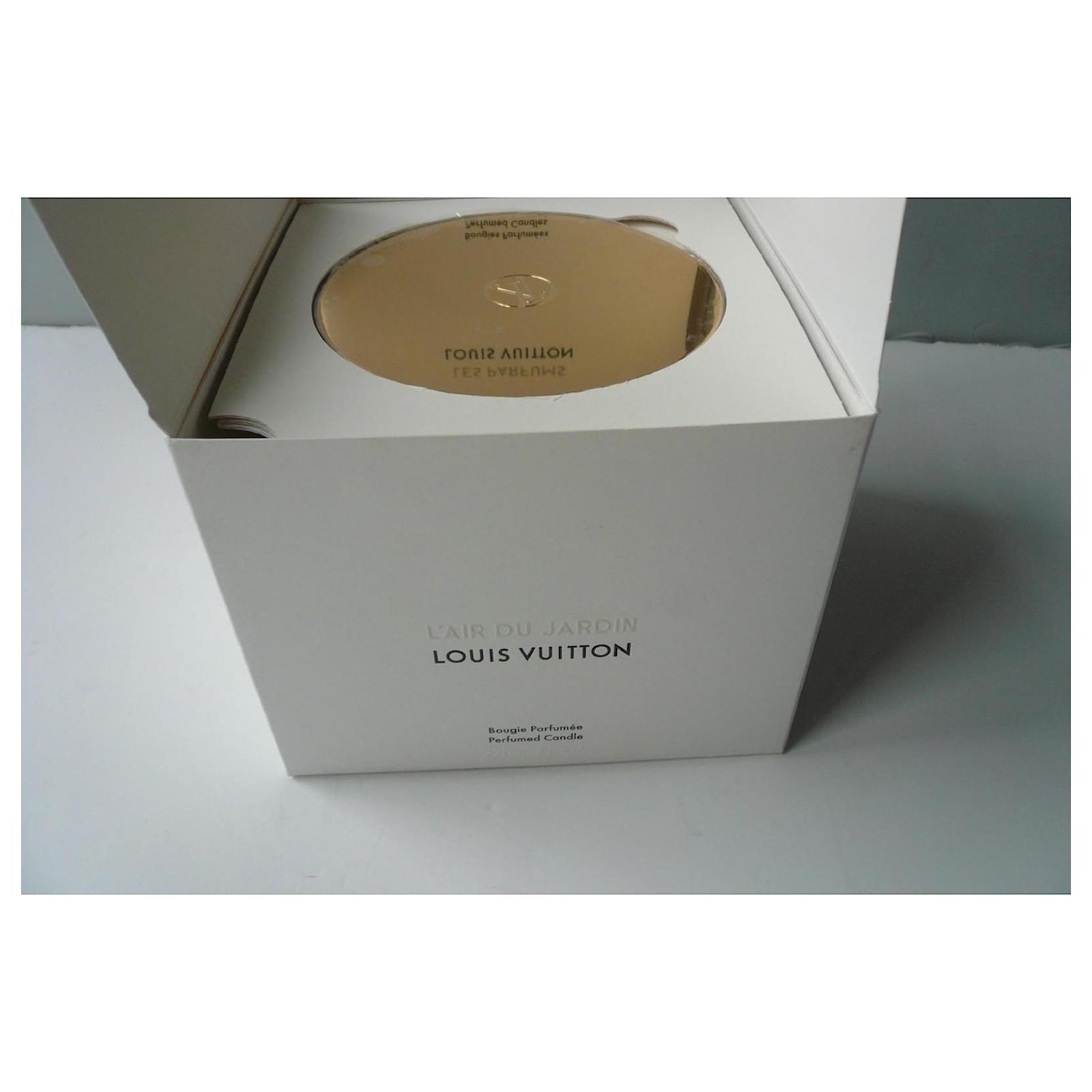 【220g】LOUIS VUITTON L'AIR DU JARDIN Louis Vuitton L'AIR DU JARDIN Medium Candle 220g Used from JAPAN