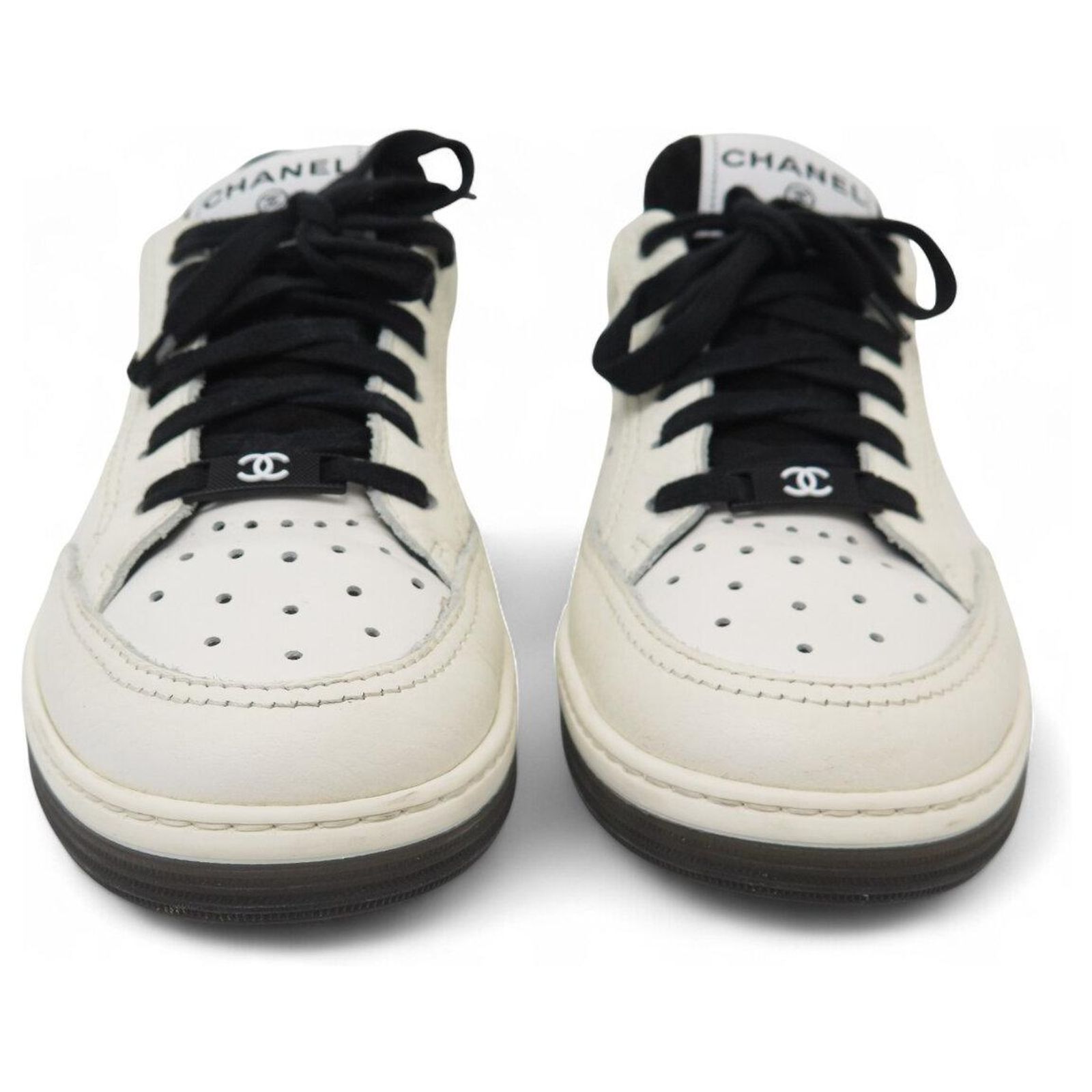 CHANEL SHOES BASKETS G38808 36 IN WHITE LEATHER ref.2552735 (Sold