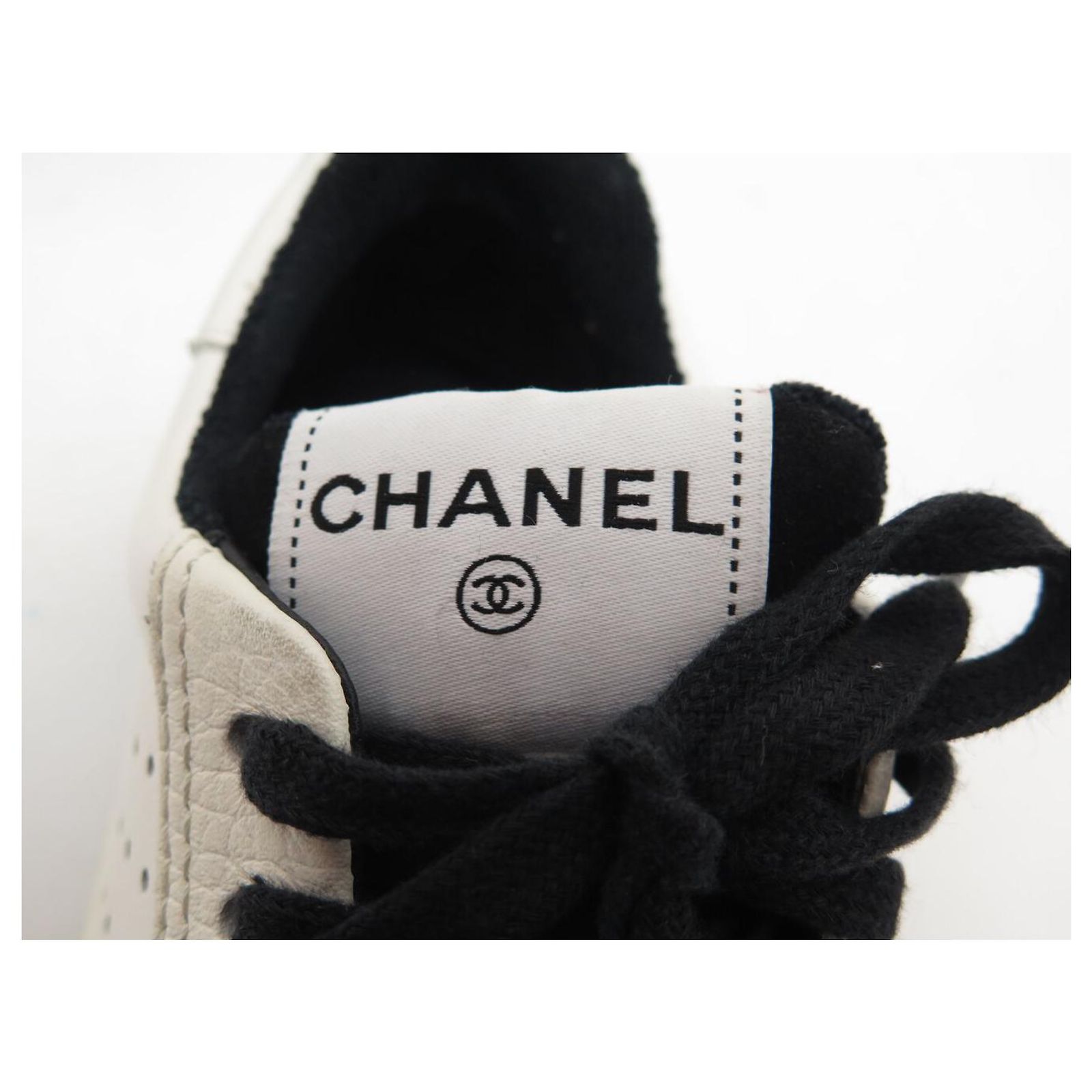 CHANEL SHOES BASKETS G38808 36 IN WHITE LEATHER ref.2552735 (Sold