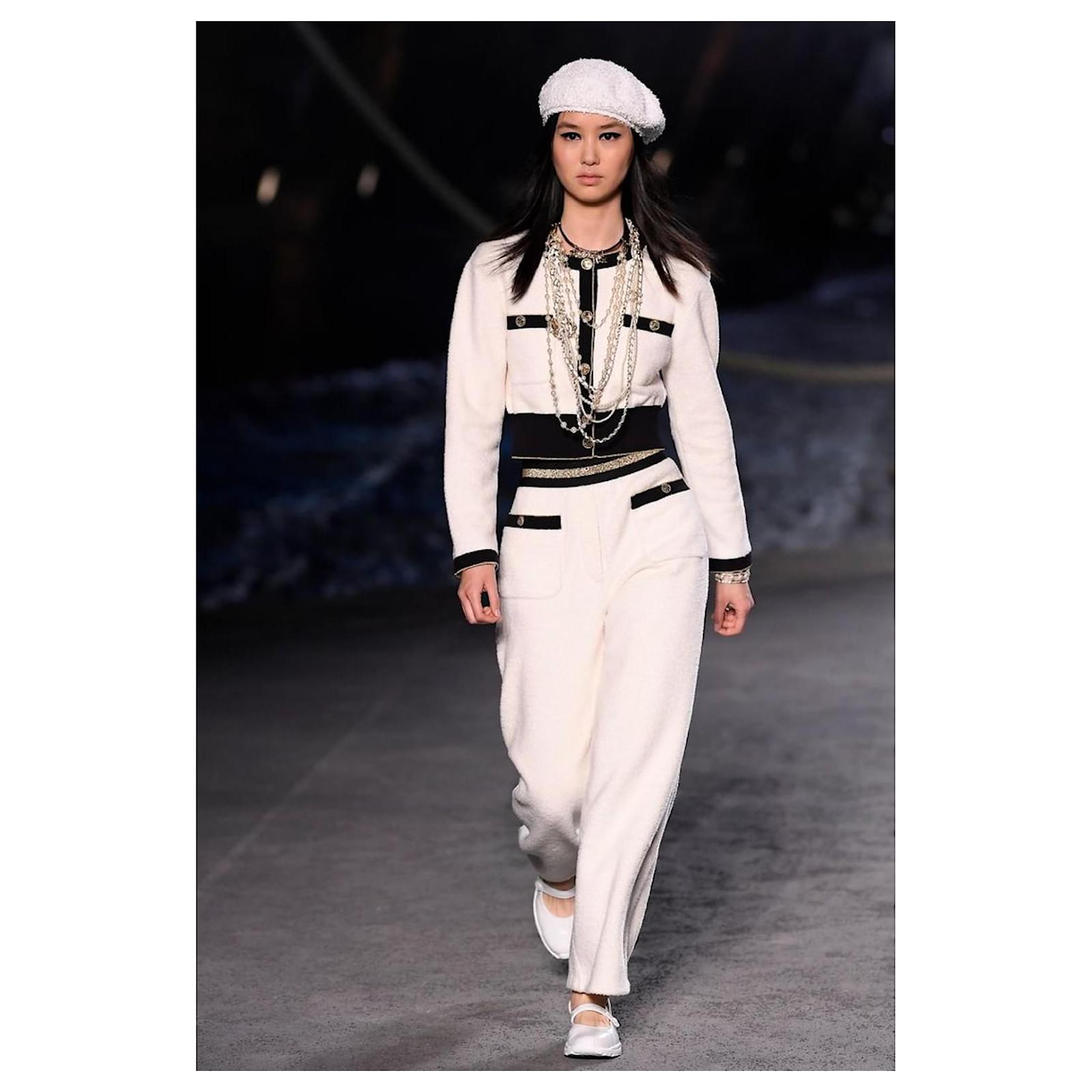 CHANEL White Cotton Terry Pants Size 36 ref.2552887 - Joli Closet