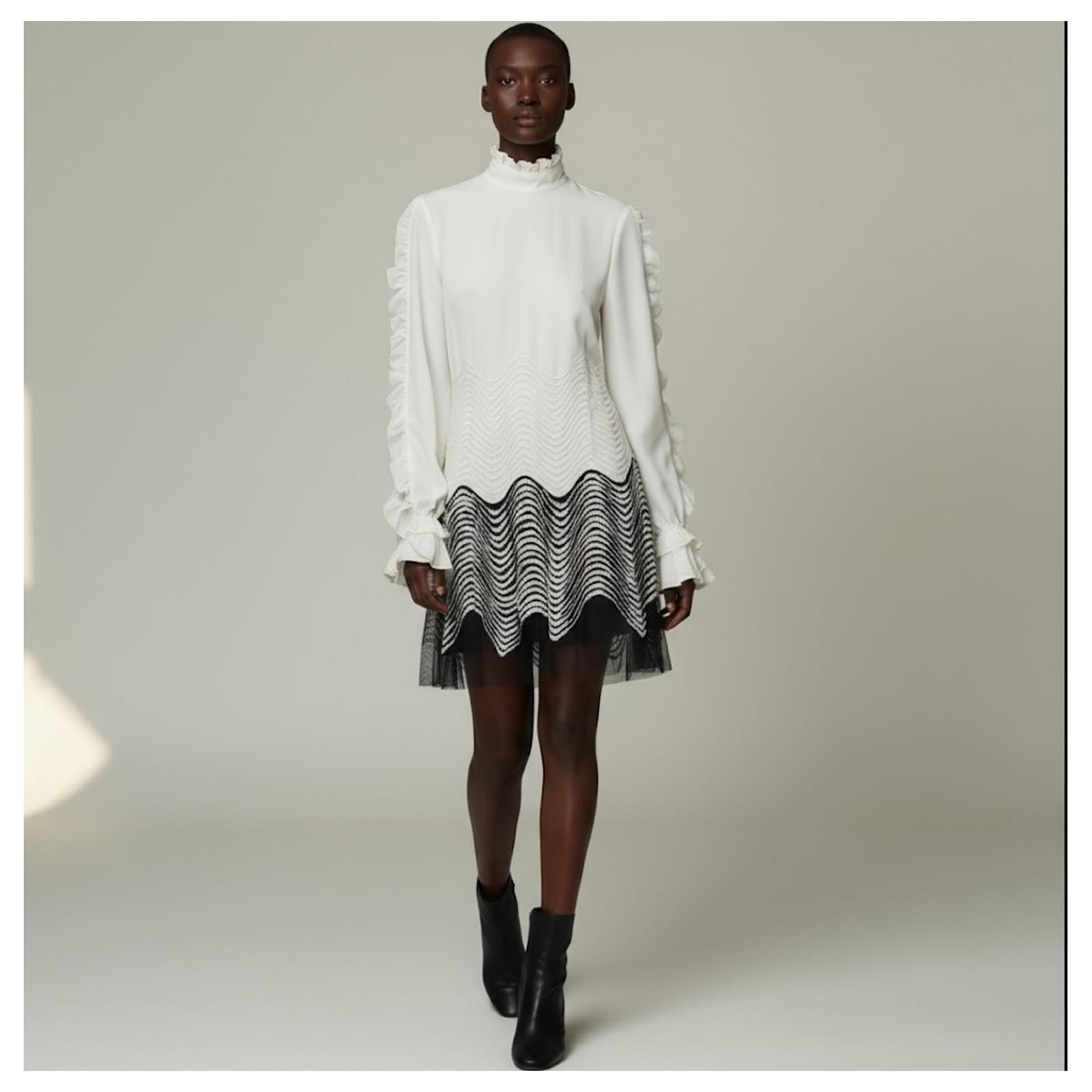 Roberto Cavalli Silk Embroidered Dress Cream Black ref.2553143 - Joli Closet Roberto Cavalli Silk Embroidered Dress Cream Black ref.2553143 - Joli Closet