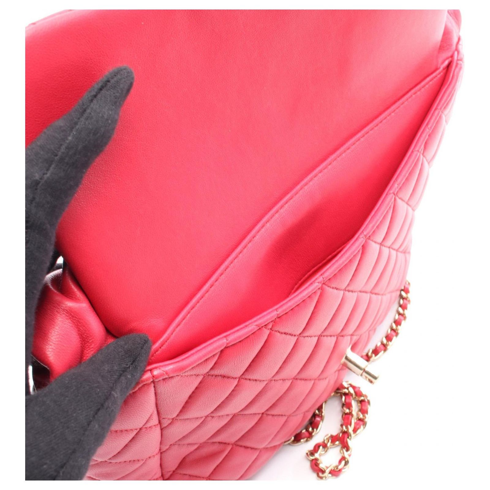 Chanel Matelasse Cruise Line Lambskin Backpack Red Leather  display picture 3