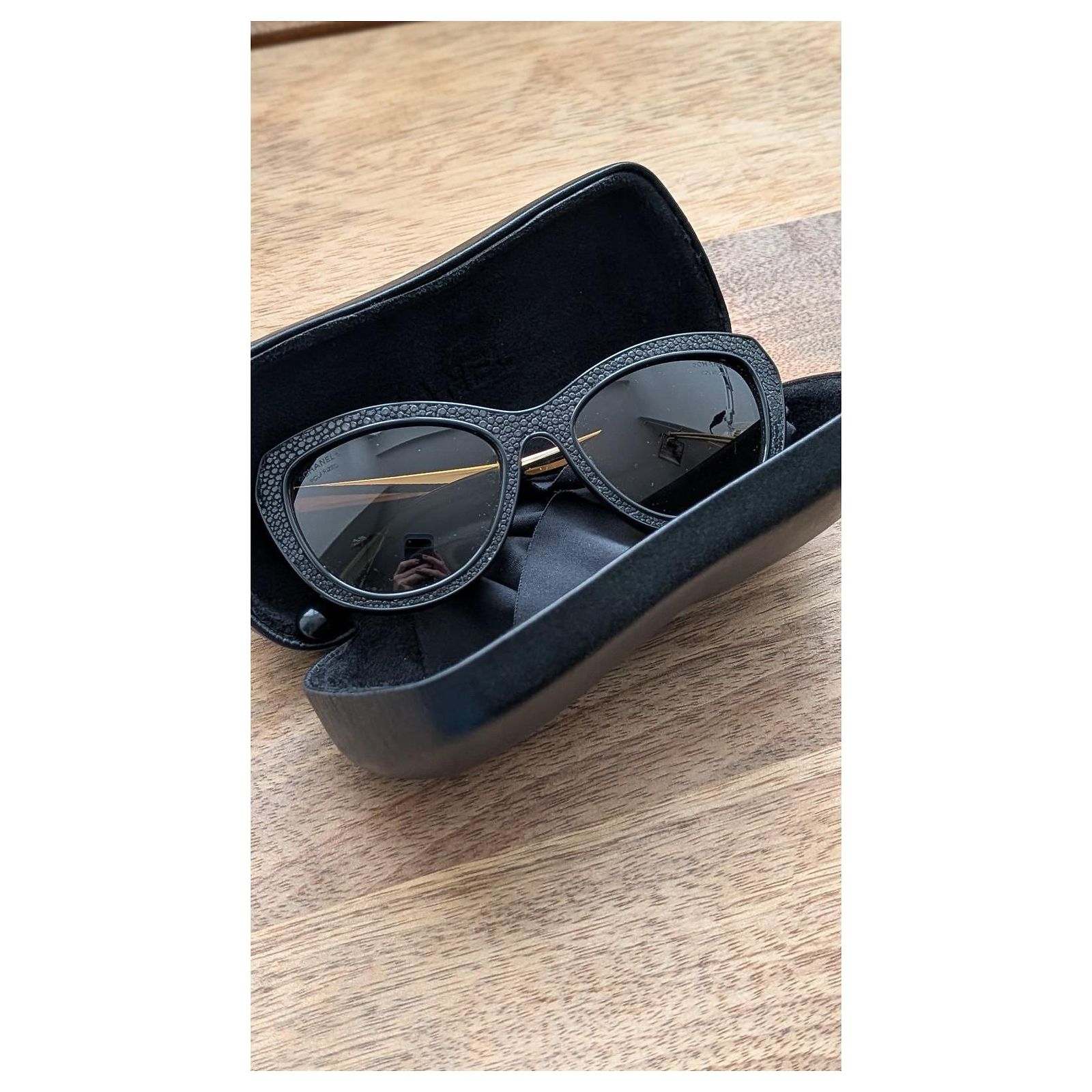 Chanel Stingray Sunglasses Chanel Stingray CC Polarized Sunglasses 6047-Q Black 280091  main image 2