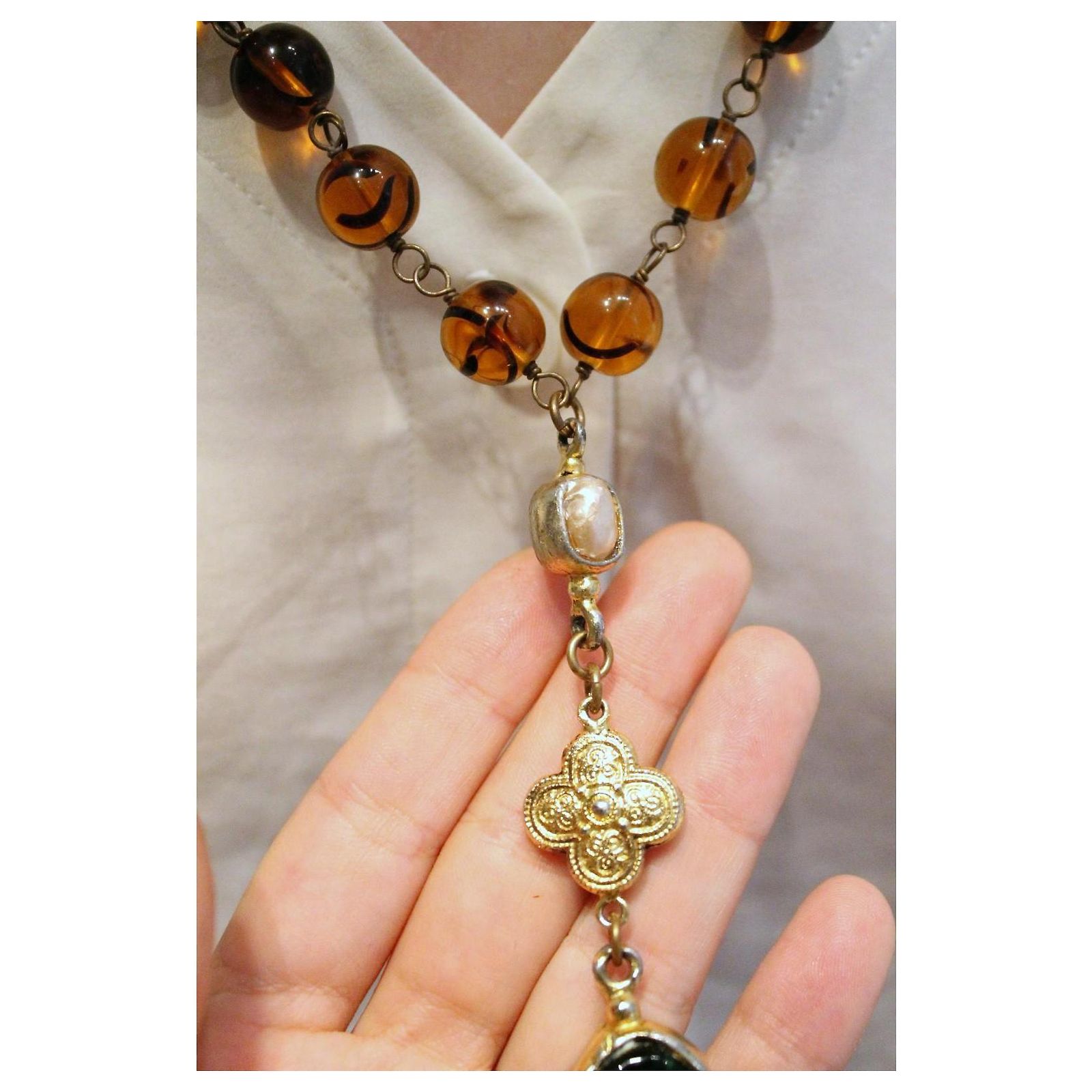Chanel glass necklace made by Gripoix 1985 gold metal and pearls
