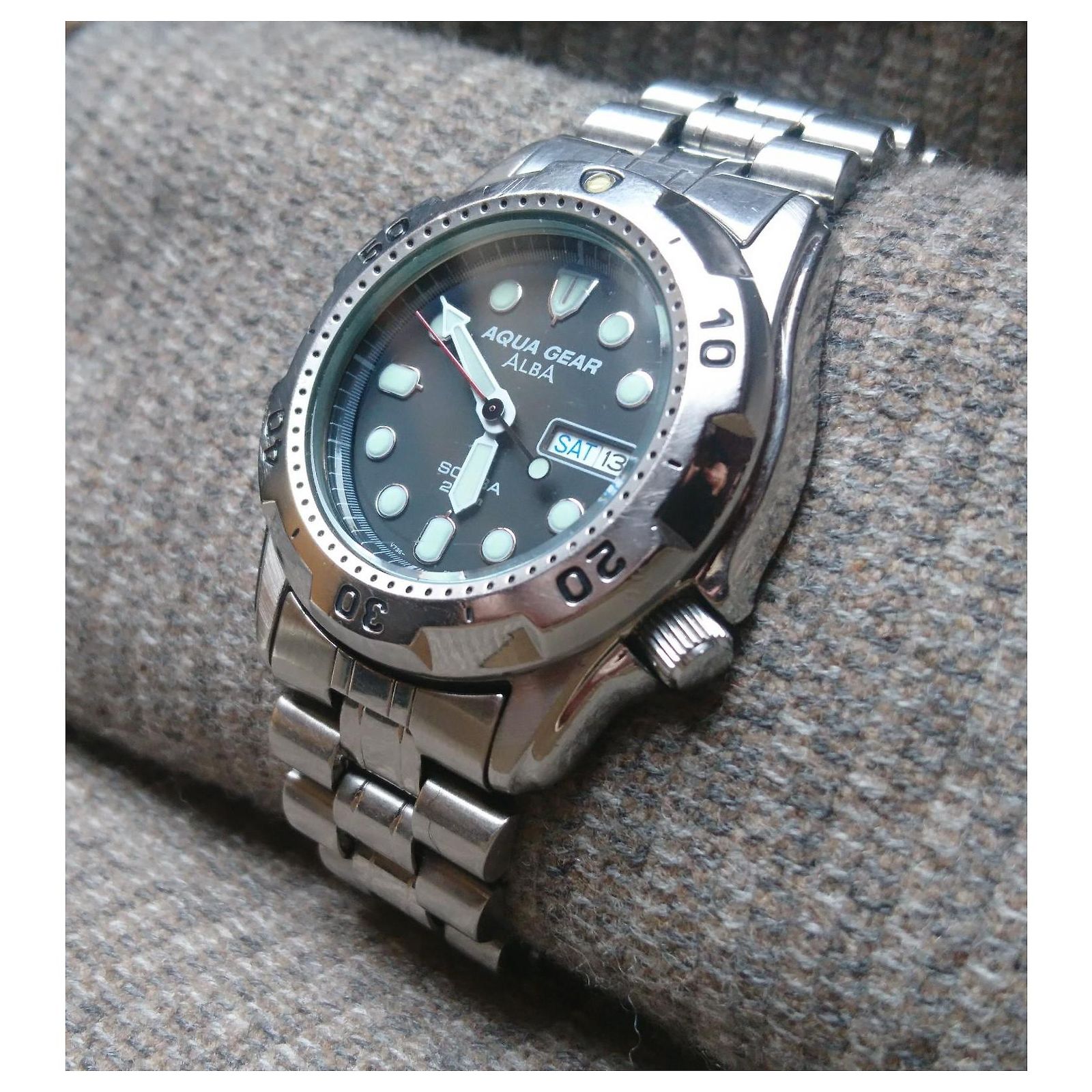 Seiko Alba Aqua Gear Quartz Diver Watch ref. V736-6A70 Silvery 
