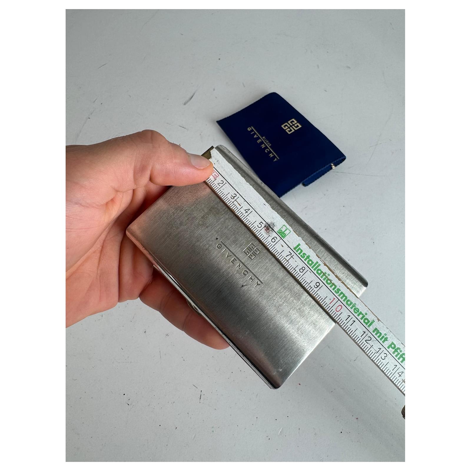 car cigarette lighter socket fuse Bmw 5 series E60 12v power socket cigar lighter fuse location front and rear