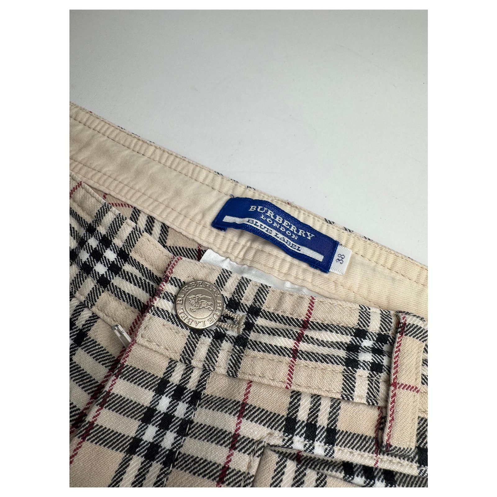 Vintage Burberry Woman display picture 1