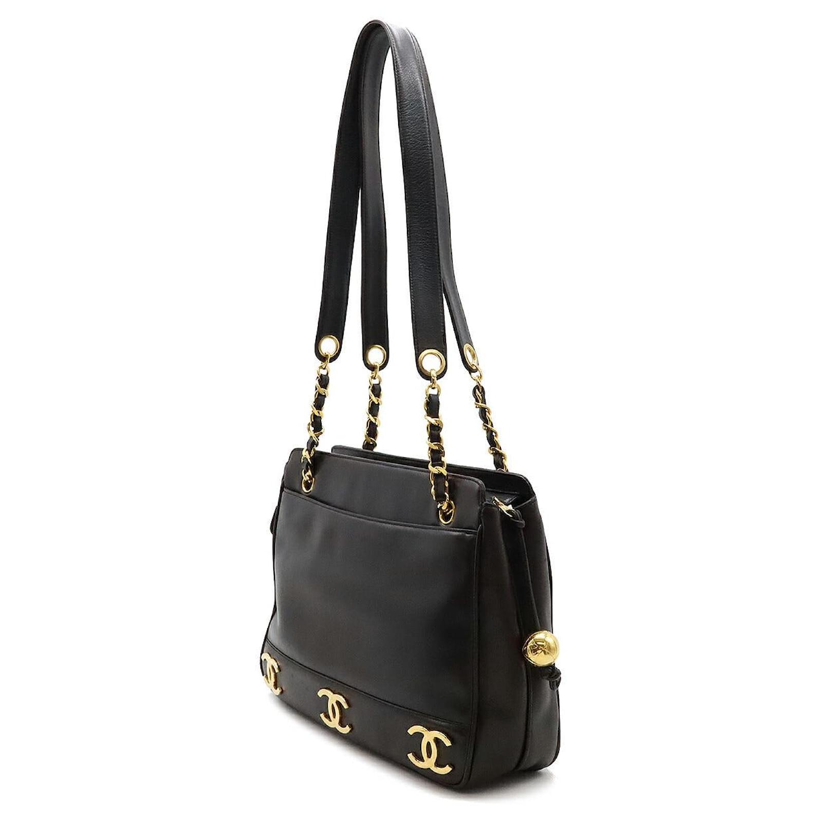 美品 CHANEL TRIPLE COCO CHAIN SHOULDER BAG Chanel Triple Coco Chain Shoulder Bag Beige Leather ref.1625114