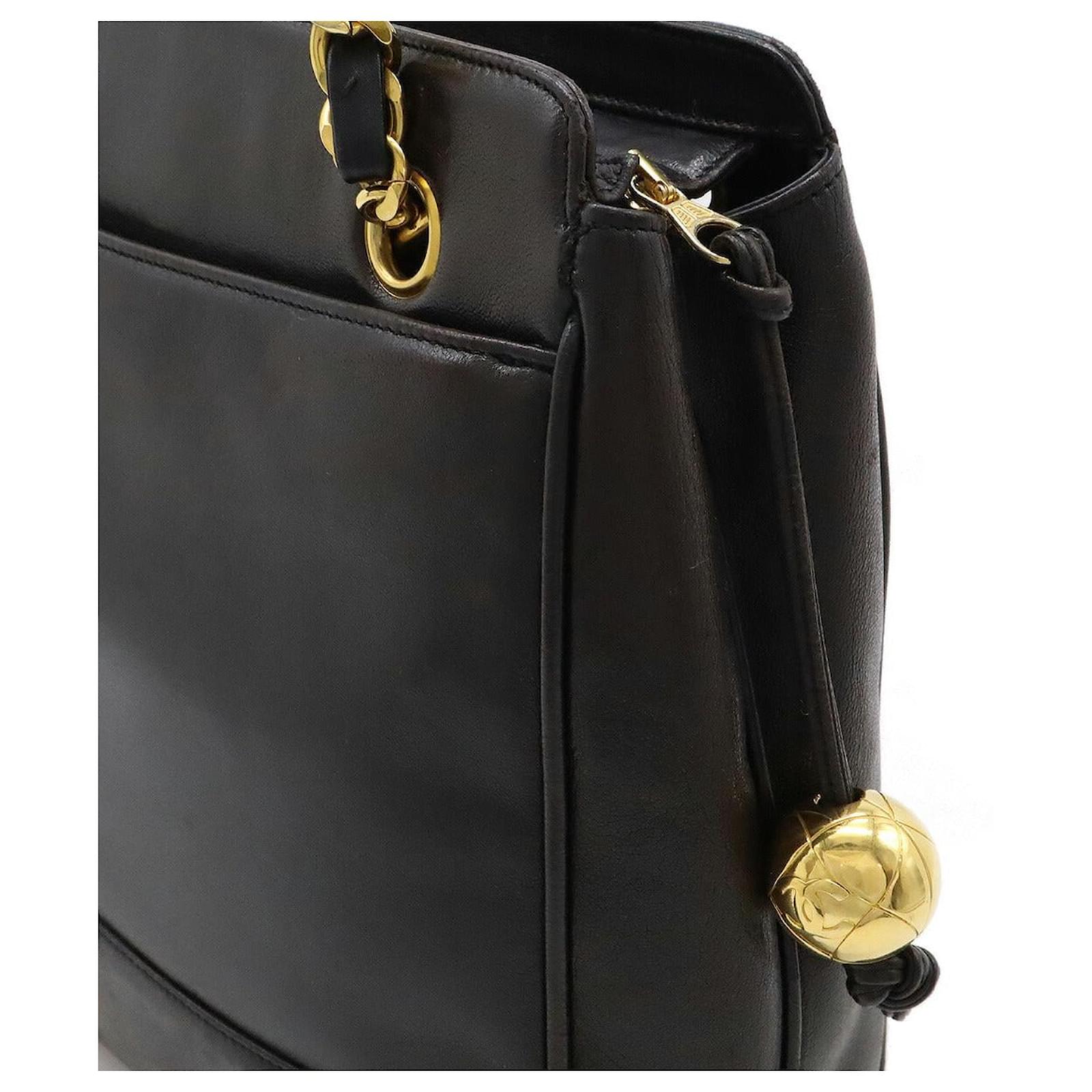 美品 CHANEL TRIPLE COCO CHAIN SHOULDER BAG Chanel Triple Coco Chain Shoulder Bag Beige Leather ref.1625114