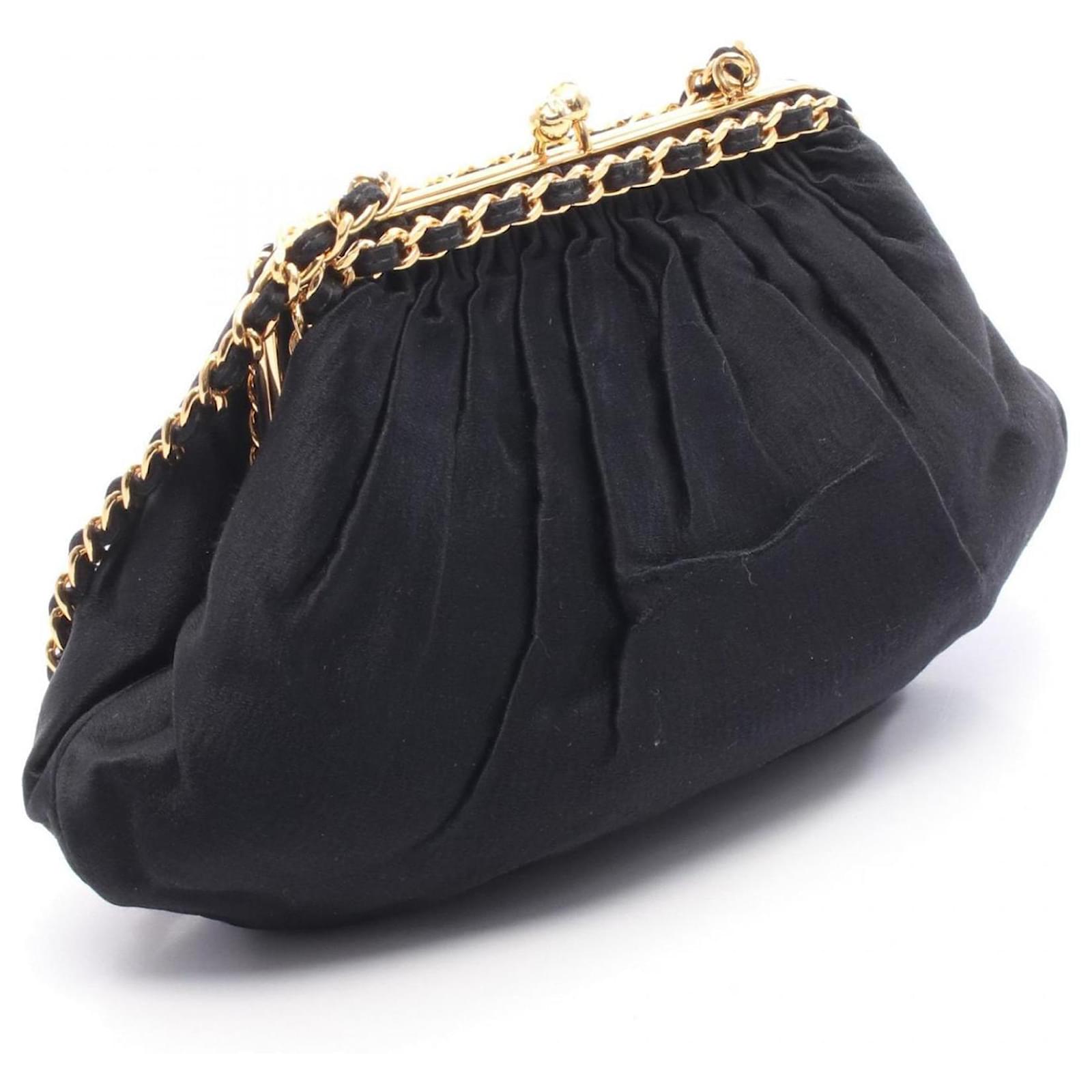 Chanel Black Shoulder Bag Cloth ref.2659707 - Joli Closet