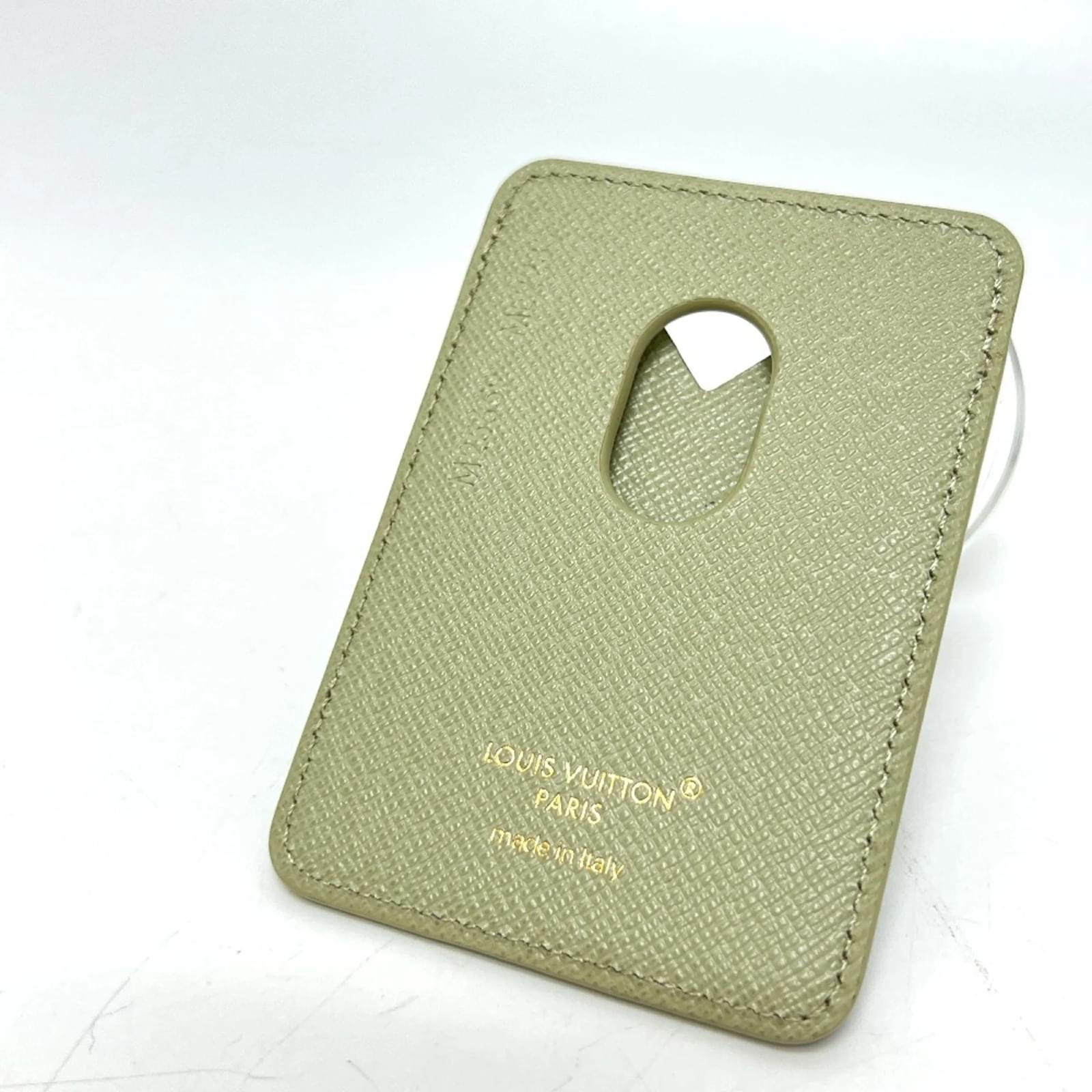 LOUIS VUITTON カードケース未使用エピ ツイストミュルティカルト