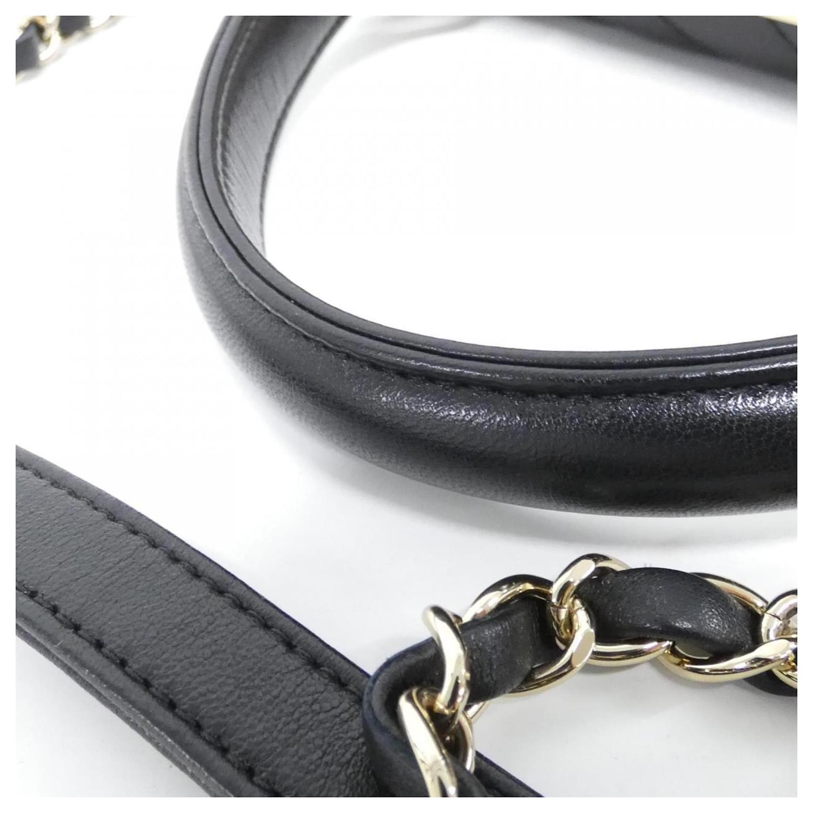 Chanel 92236 Handbag Black Leather ref.JC2663003 (Sold) - Joli Closet