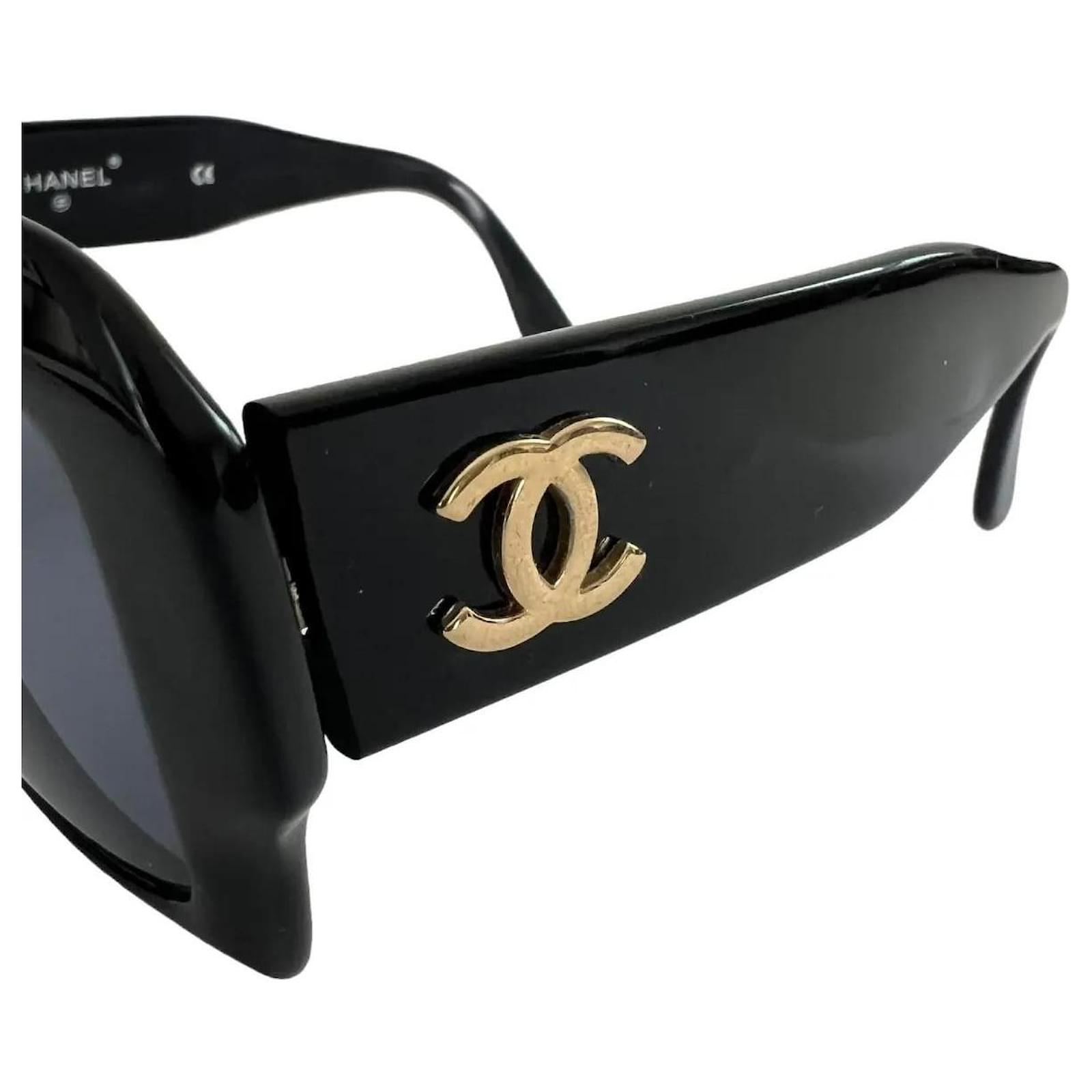 Chanel Gold CC Logo Black Sunglasses 02464 Golden Plastic ref