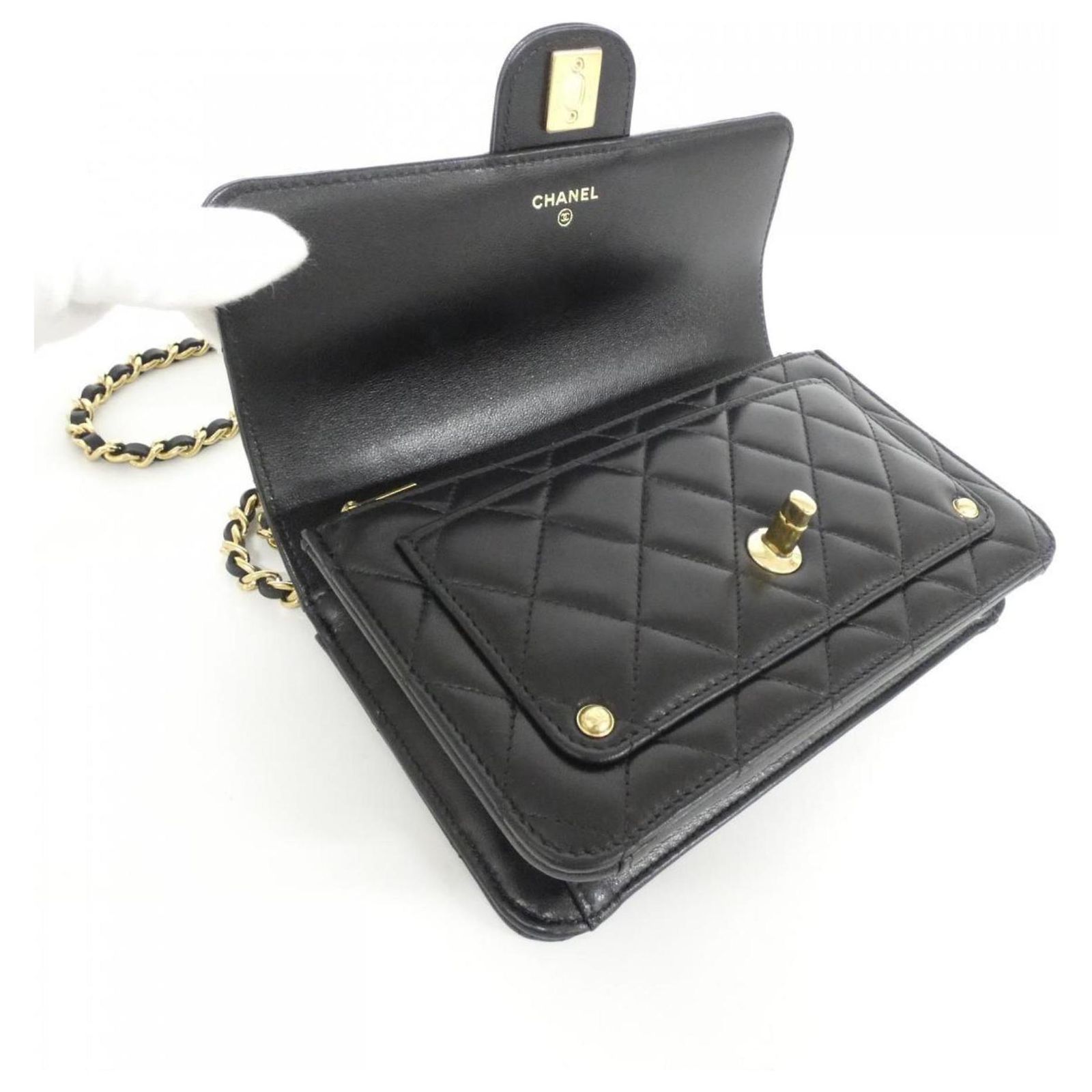 Chanel AP4674 Black Leather Chain Wallet ref.2671638 (Sold) - Joli