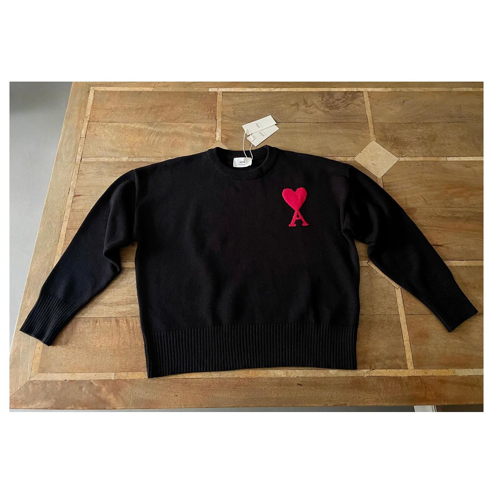 Pull En Laine AMI Paris Noir Avec Cœur Rouge - Taille M, Occasion Très Bon État