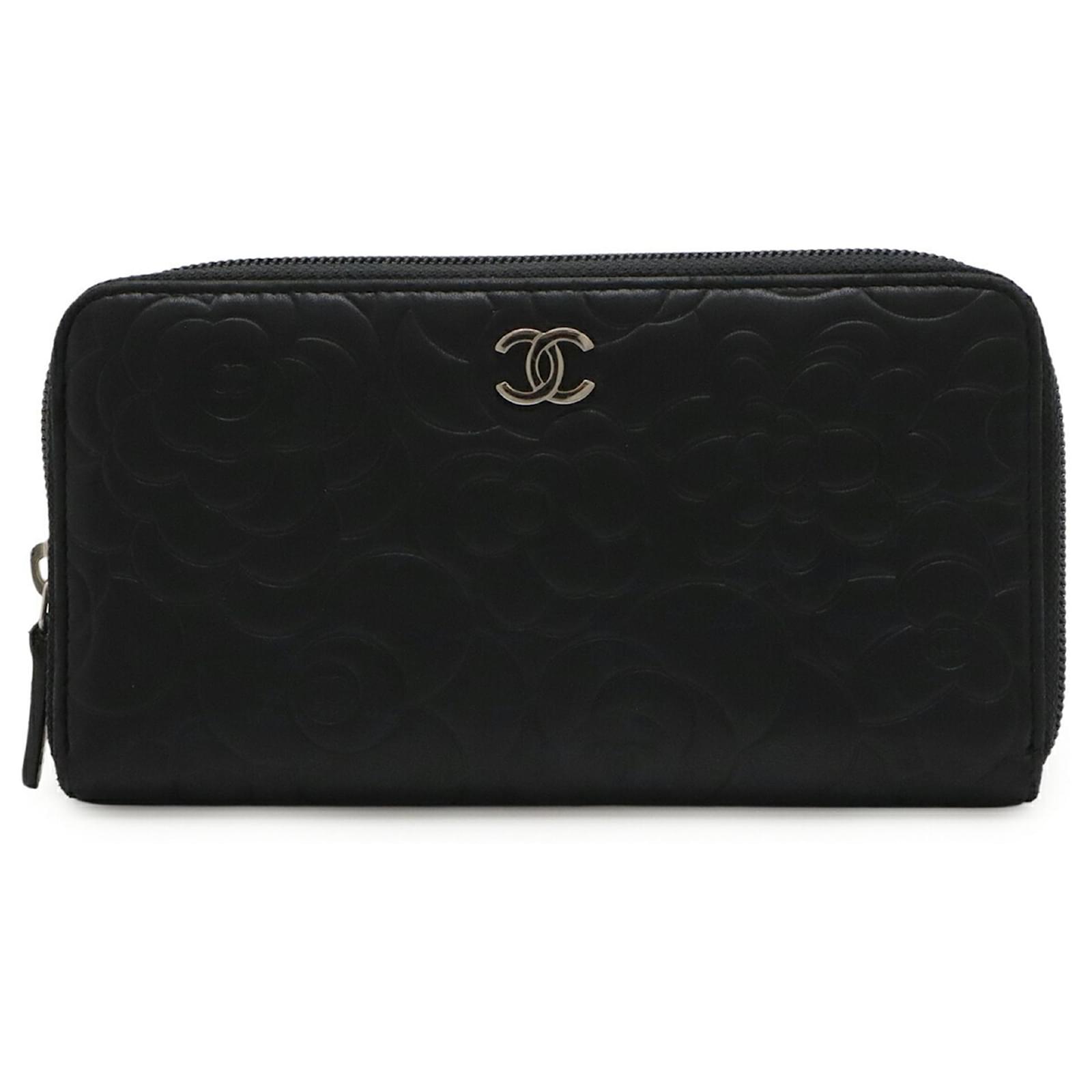 ♡CoCo♡ショップ　シャネルCHANEL ハーフココ　ウォレット どんなシーンでもおしゃれに使いこなせるハーフムーンチェーン