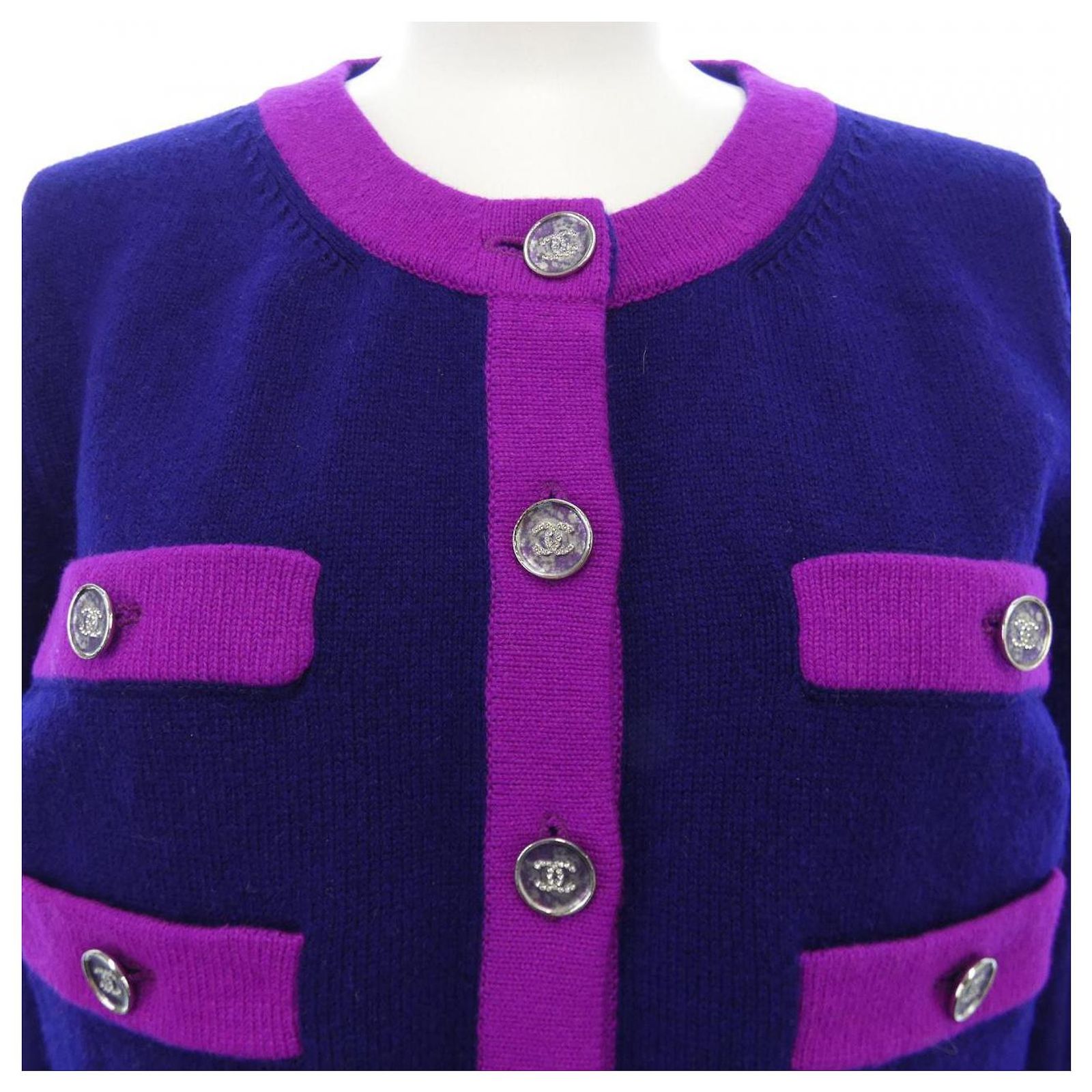 Timeless Chanel Cashmere Cardigan Purple ref.2747222 (Sold) - Joli