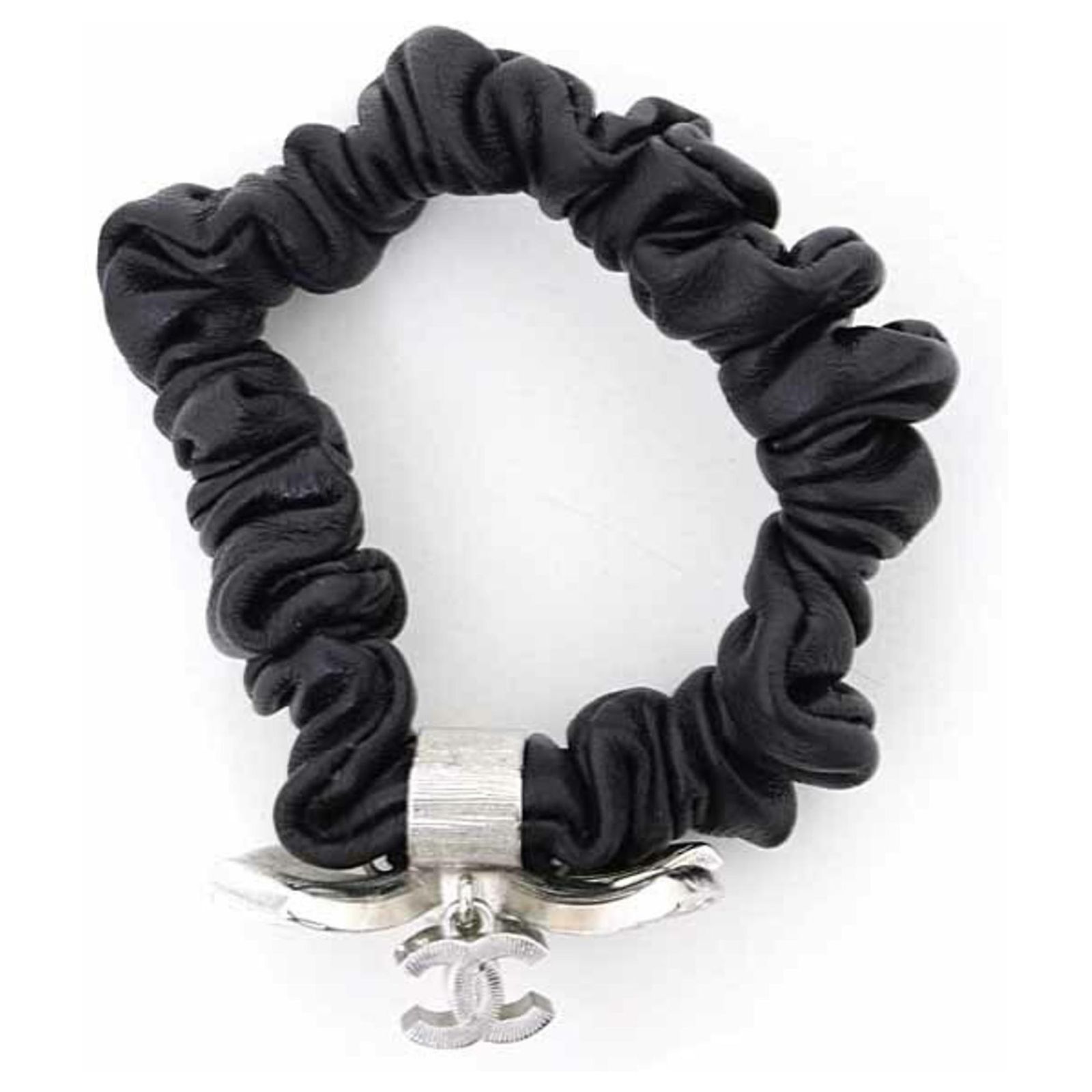 Chanel Coco Mark Scrunchie Leather Black And White CHANEL CC Coco Mark Scrunchie F22V Hair Tie, Faux Pearl  main image 4