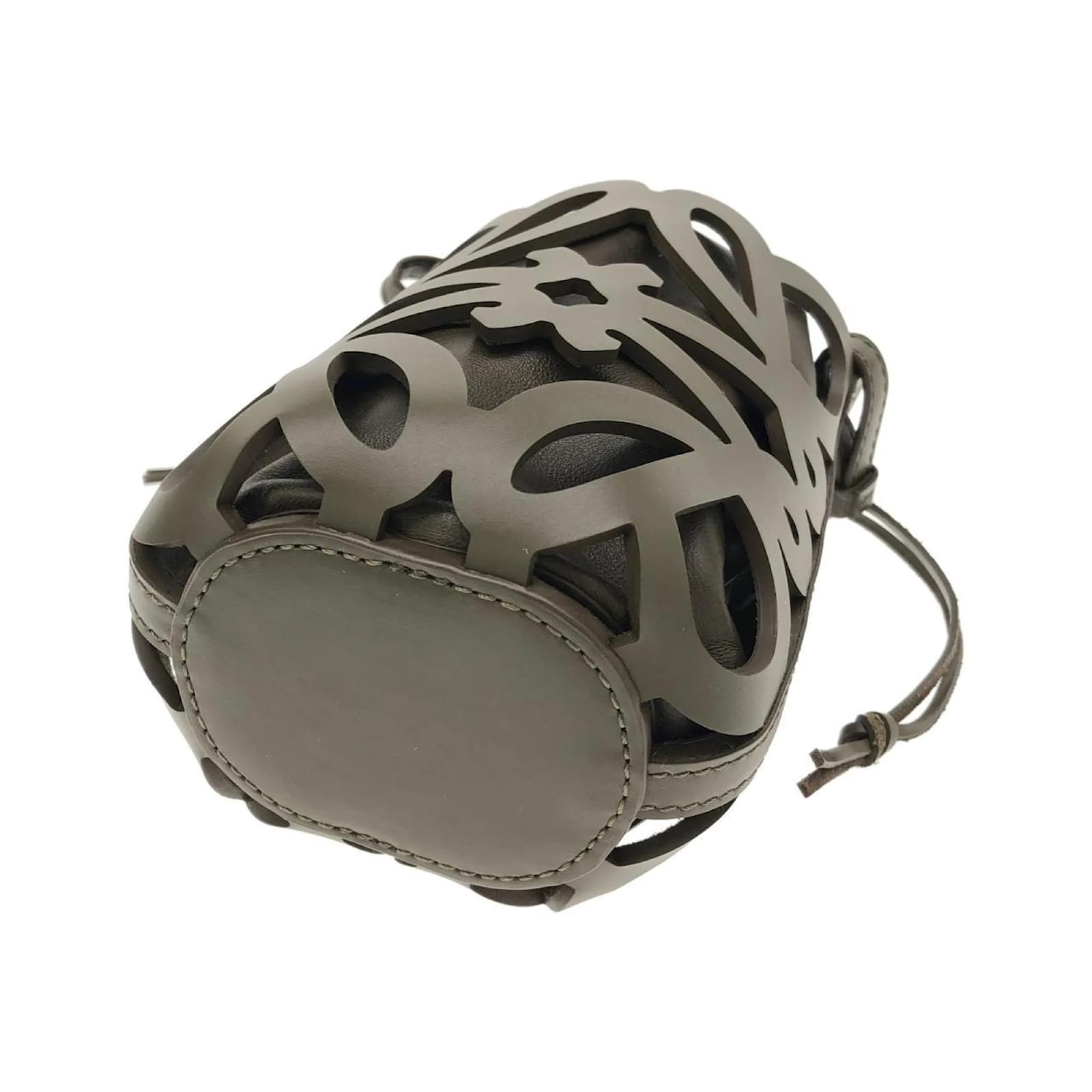 Loewe Anagram Cut-Out Pocket Shoulder Bag Green Leather ref  