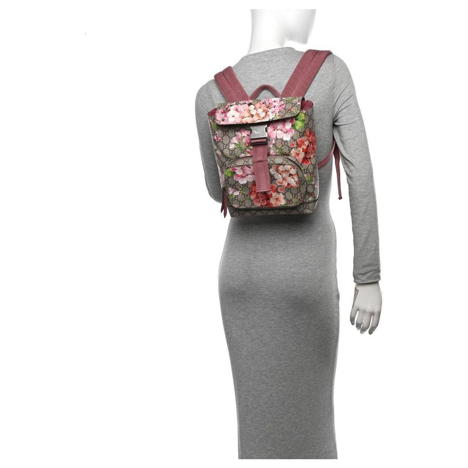 GUCCI GG Supreme Monogram Blooms Small Single Buckle  display picture 3
