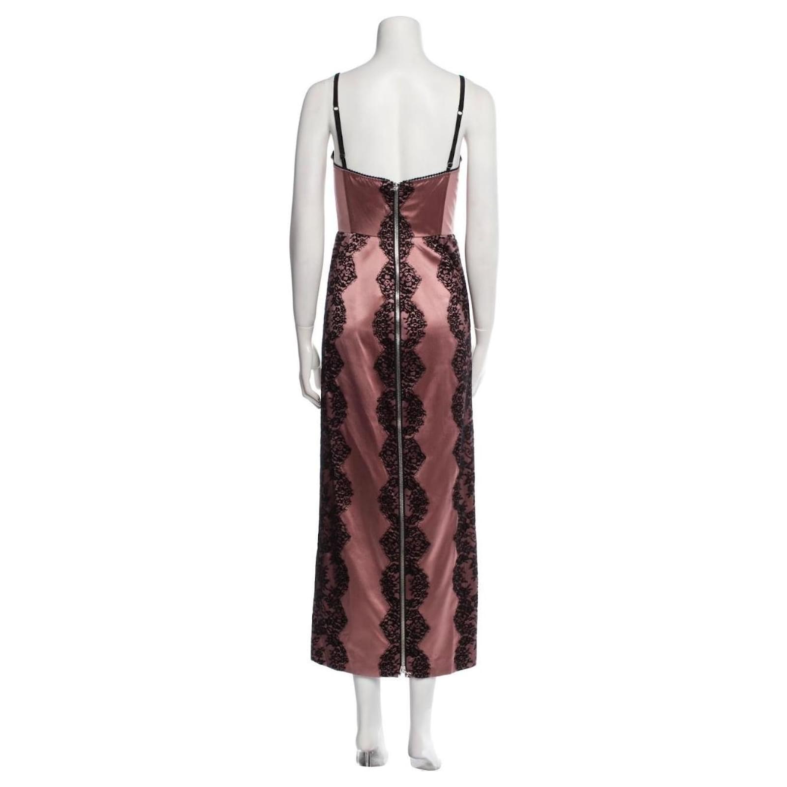 gucci pink and black lace dress Gucci Lace Trimmed Duchesse Silk Maxi Dress Black Pink Peach ref.2964788