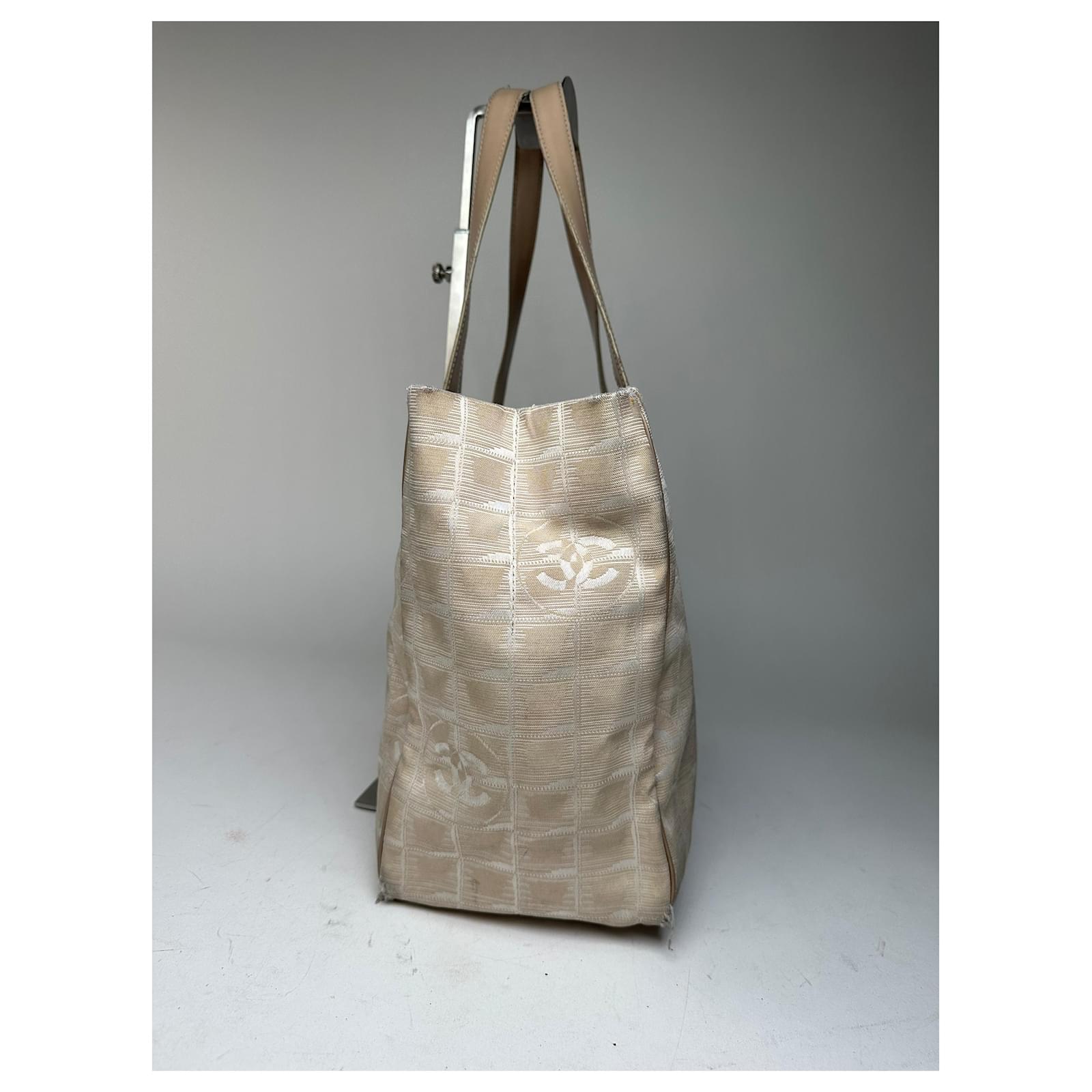 chanel beige travel tote bag Nylon Medium Modaselle Pre Loved Chanel New Travel Line Tote Introducing the epitome of elegance and functionality CHANEL Pre-Owned 2004-2005 MM New