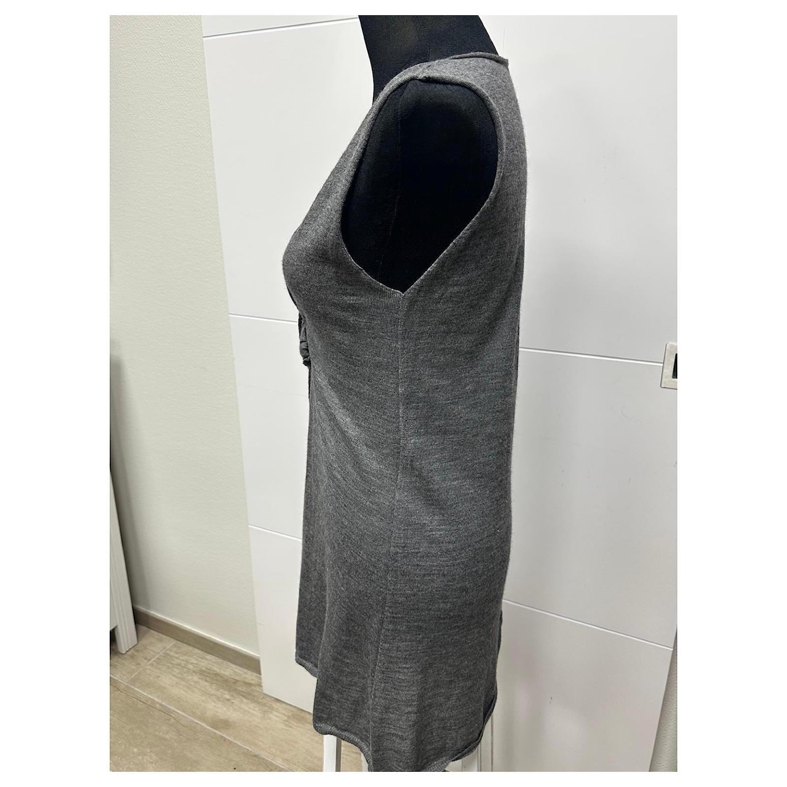 grey prada dress Prada // Grey & White Floral Crocheted Dress – VSP Consignment main image 0