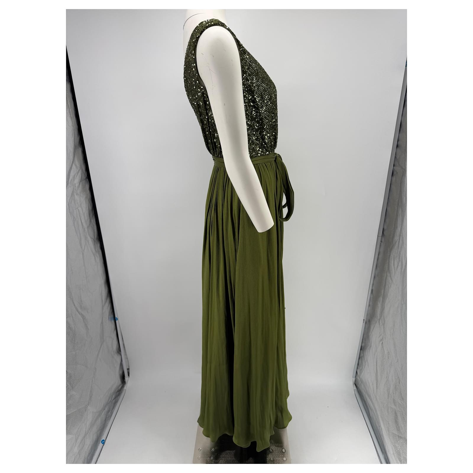 Badgley Mischka Emerald Green Sequin Dress Polyester ref.3119377 - Joli Closet Badgley Mischka Emerald Green Sequin Dress Polyester ref.3119377 - Joli Closet