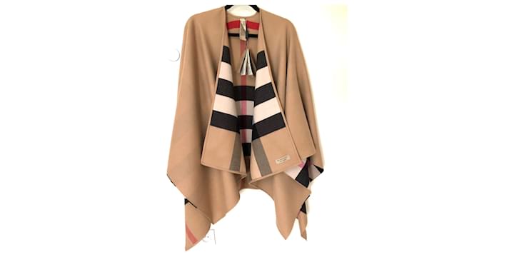 BURBERRY, NEW REVERSIBLE CHARLOTTE BURBERRY PONCHO CAPE WITH TAGS Beige  Wool  - Joli Closet