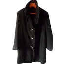 Manteau en lainage noir avec franges et boutons originaux - inconnue