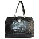 Celine Patent Leather Shoulder Bag Handbag - Céline